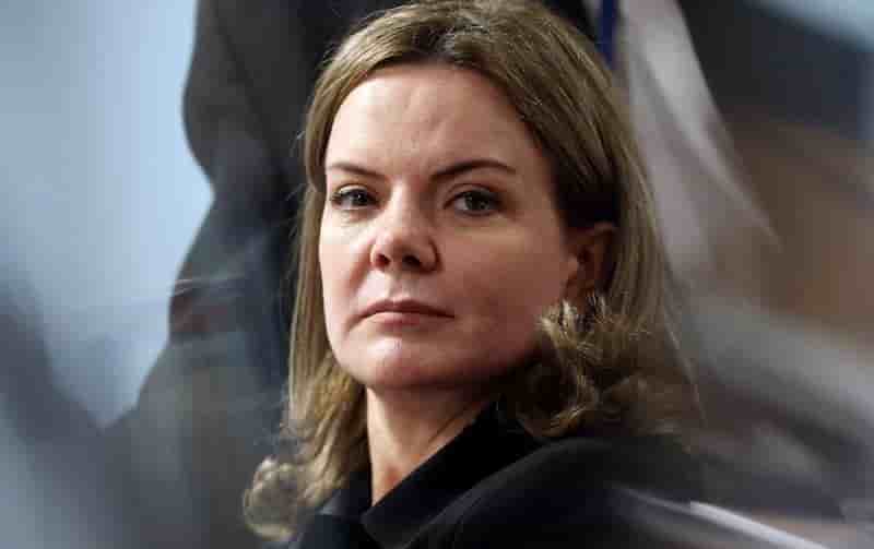 La senatrice bresilienne gleisi hoffmann visee a son tour dans l'affaire petrobras