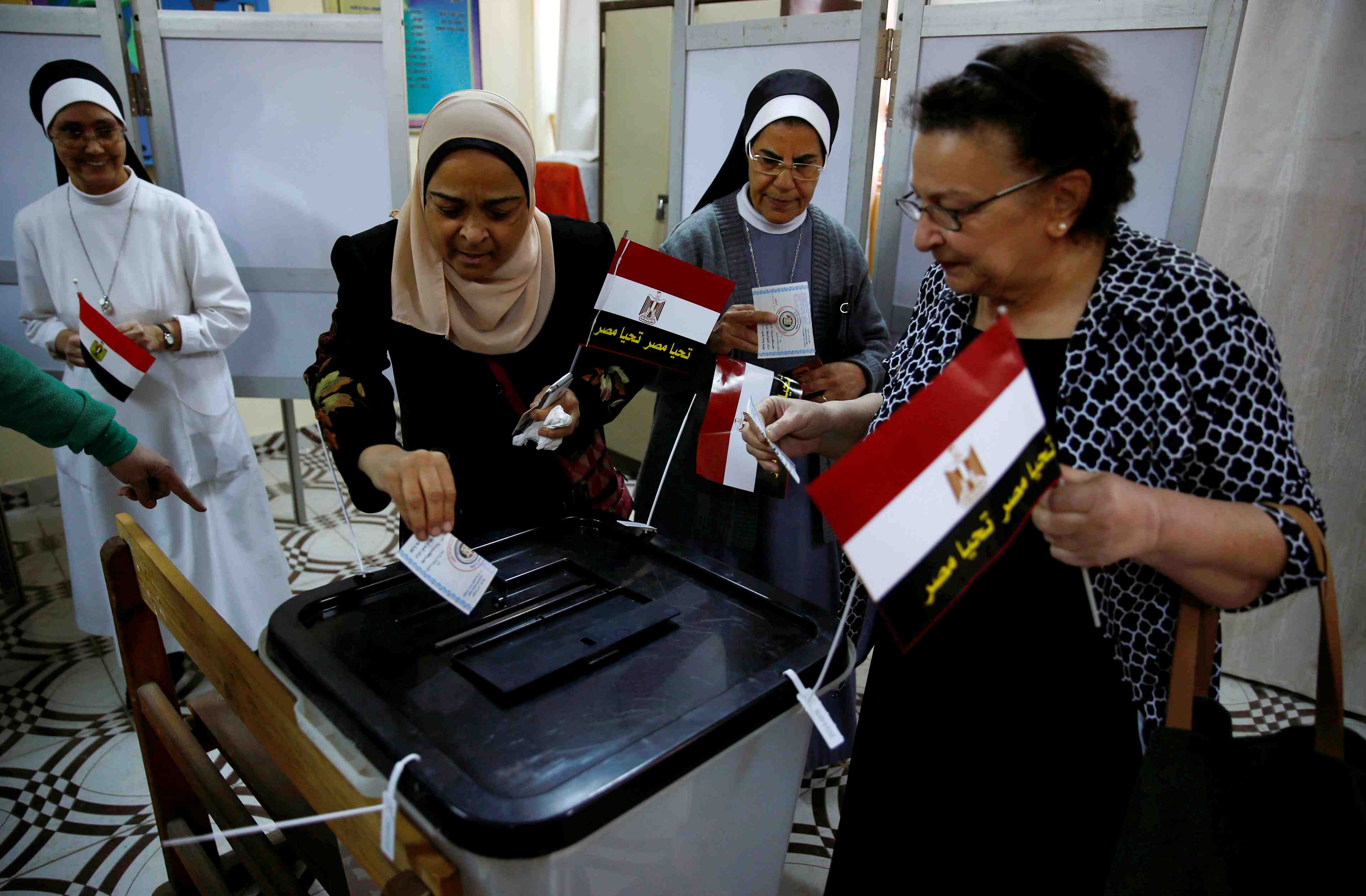Egypte: dans le sinai, l'attente pour du pain, pas aux urnes