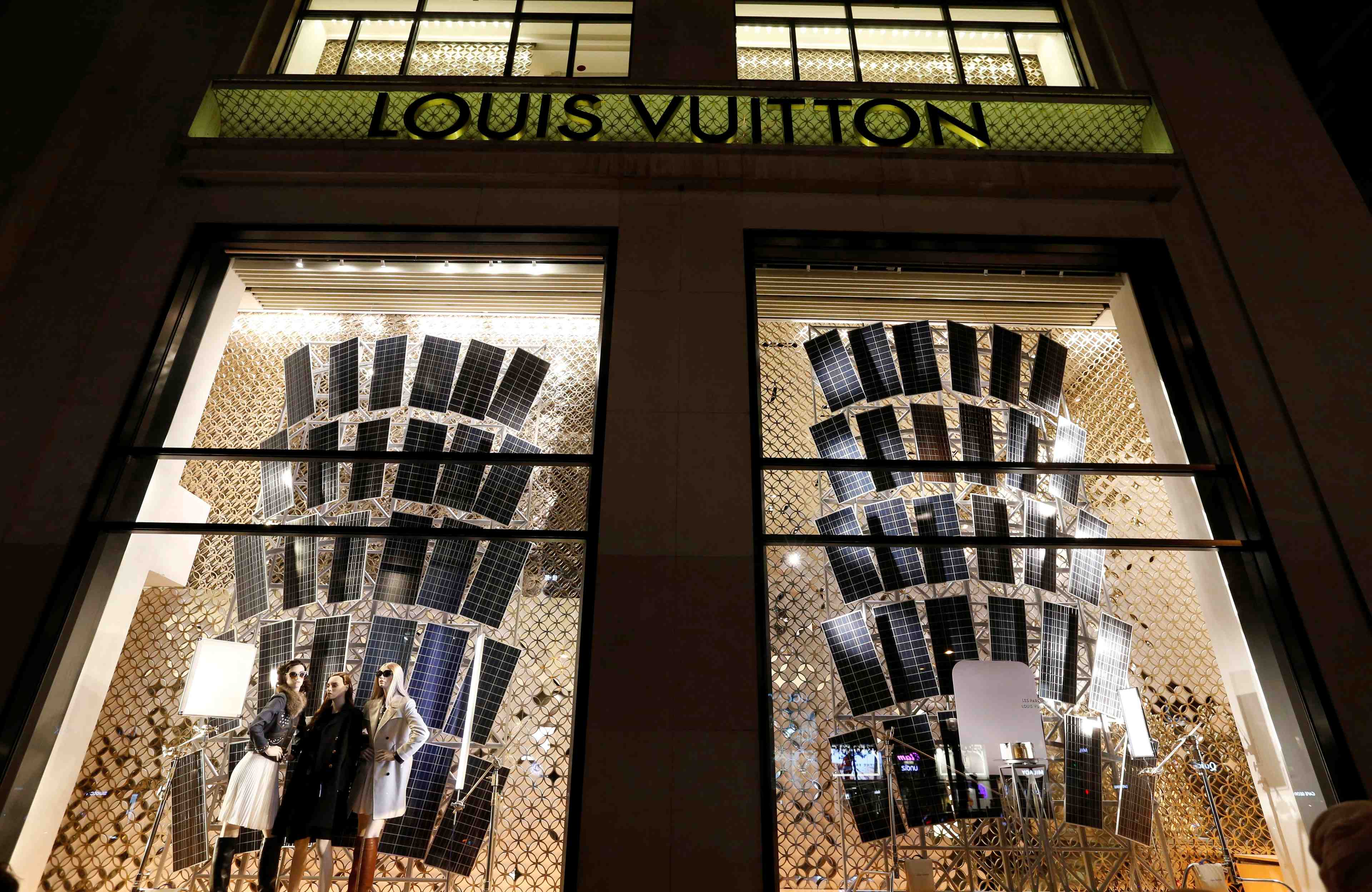 La chine demantele un reseau de contrefacon de luxe