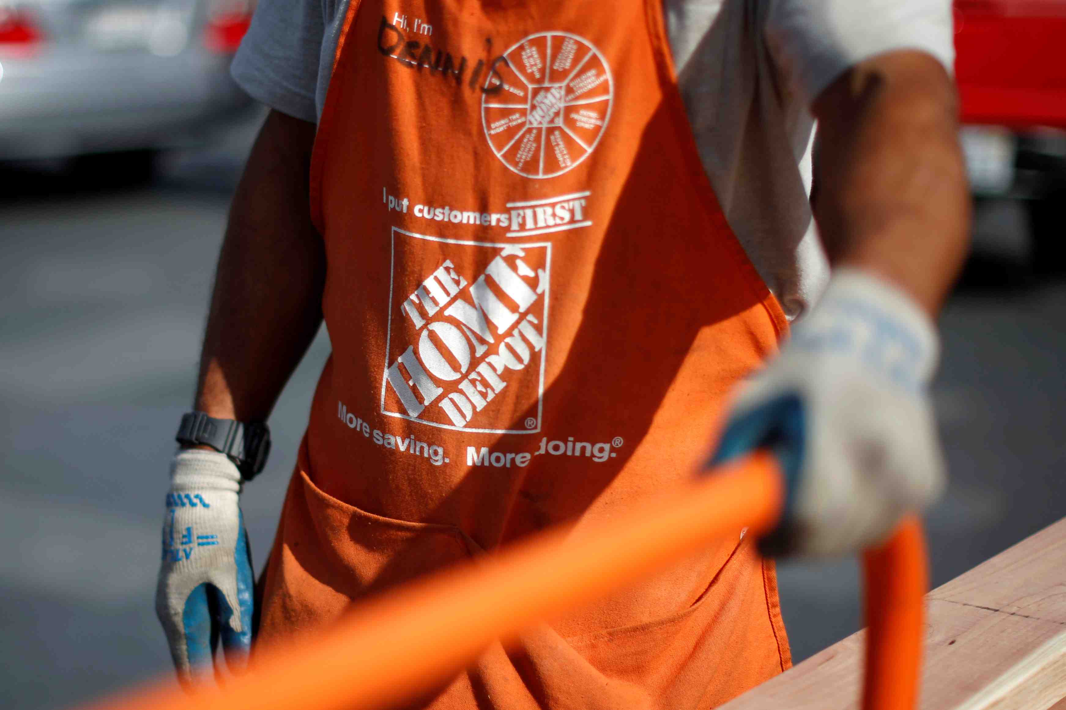 Le prix du bois pese sur home depot