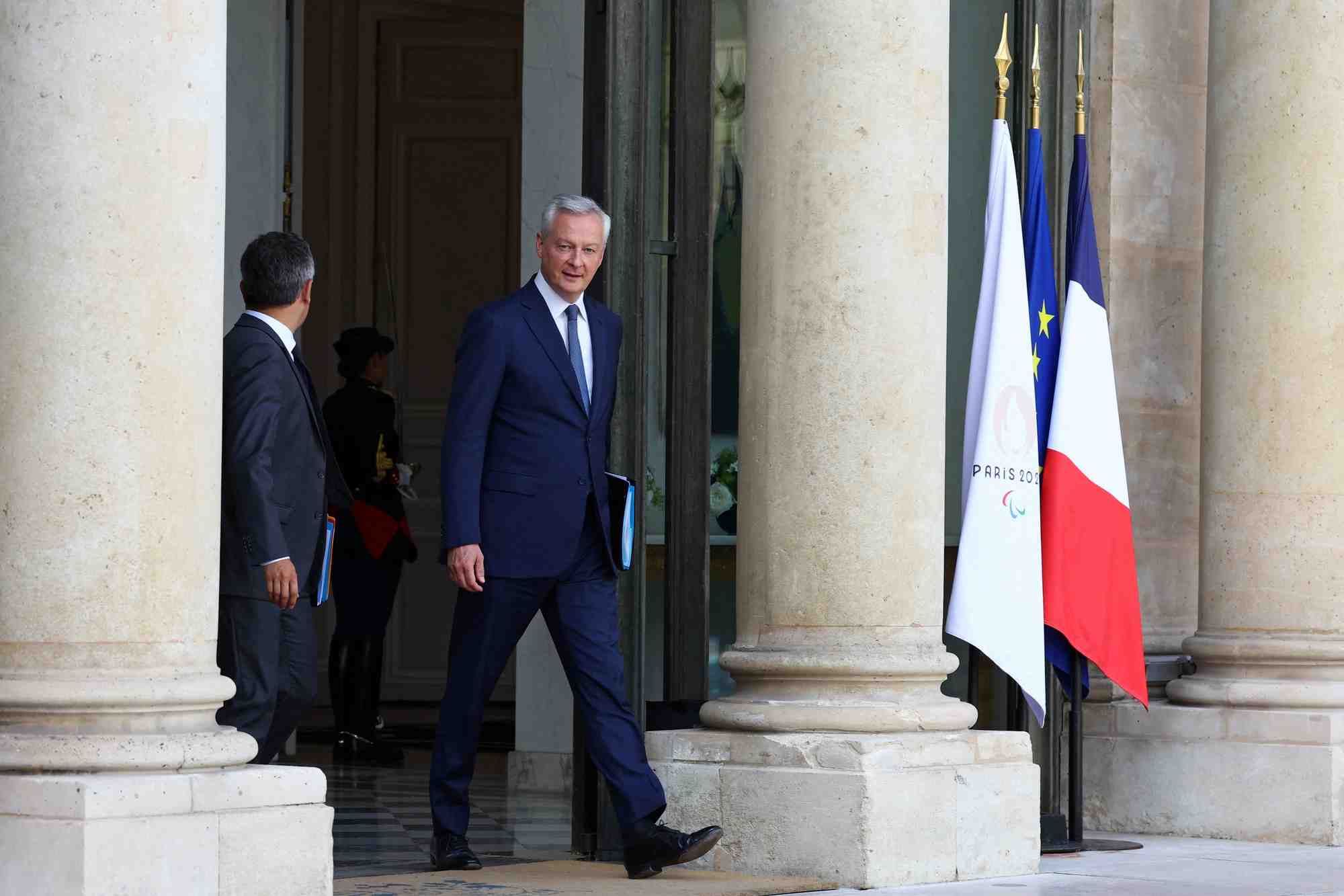 Le ministre demissionnaire de l'economie bruno le maire