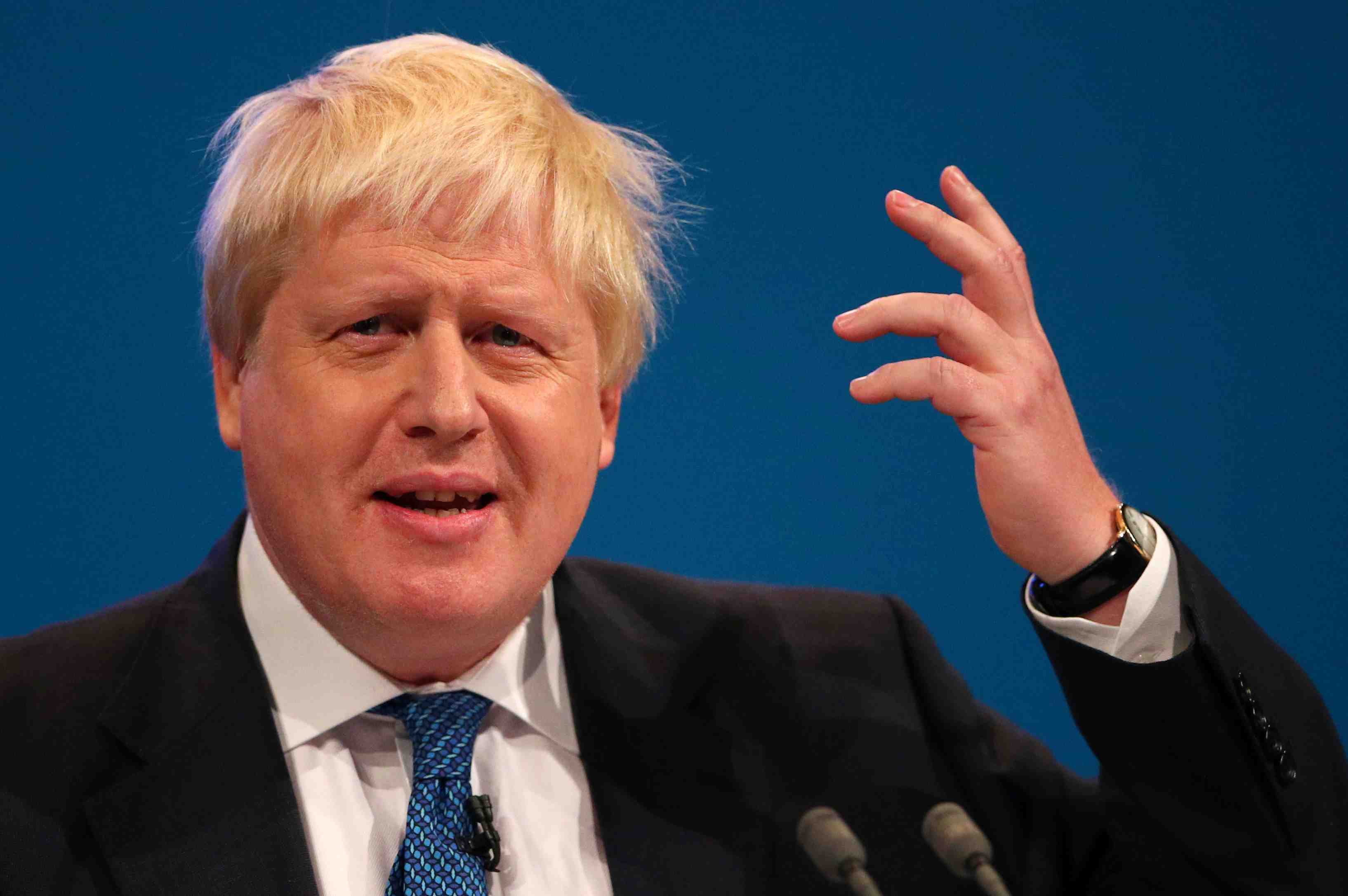 Boris johnson suscite une polemique sur les "cadavres" en libye