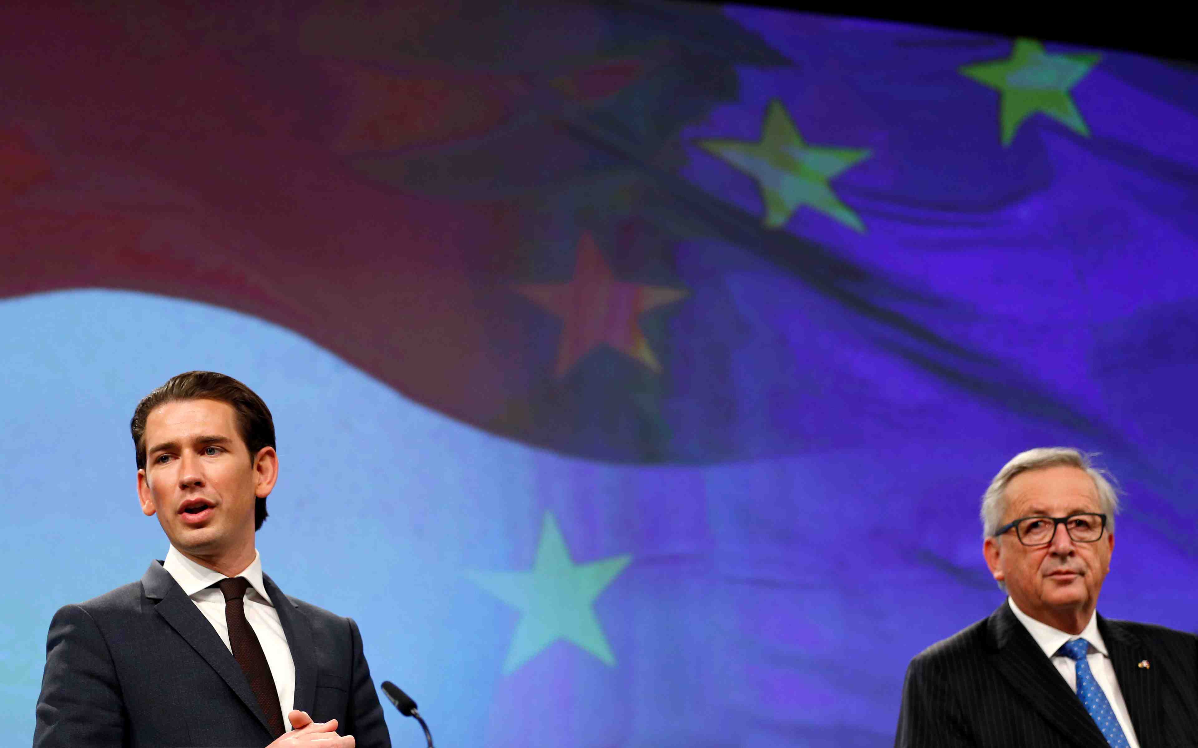 Jean-claude juncker approuve la coalition autrichienne