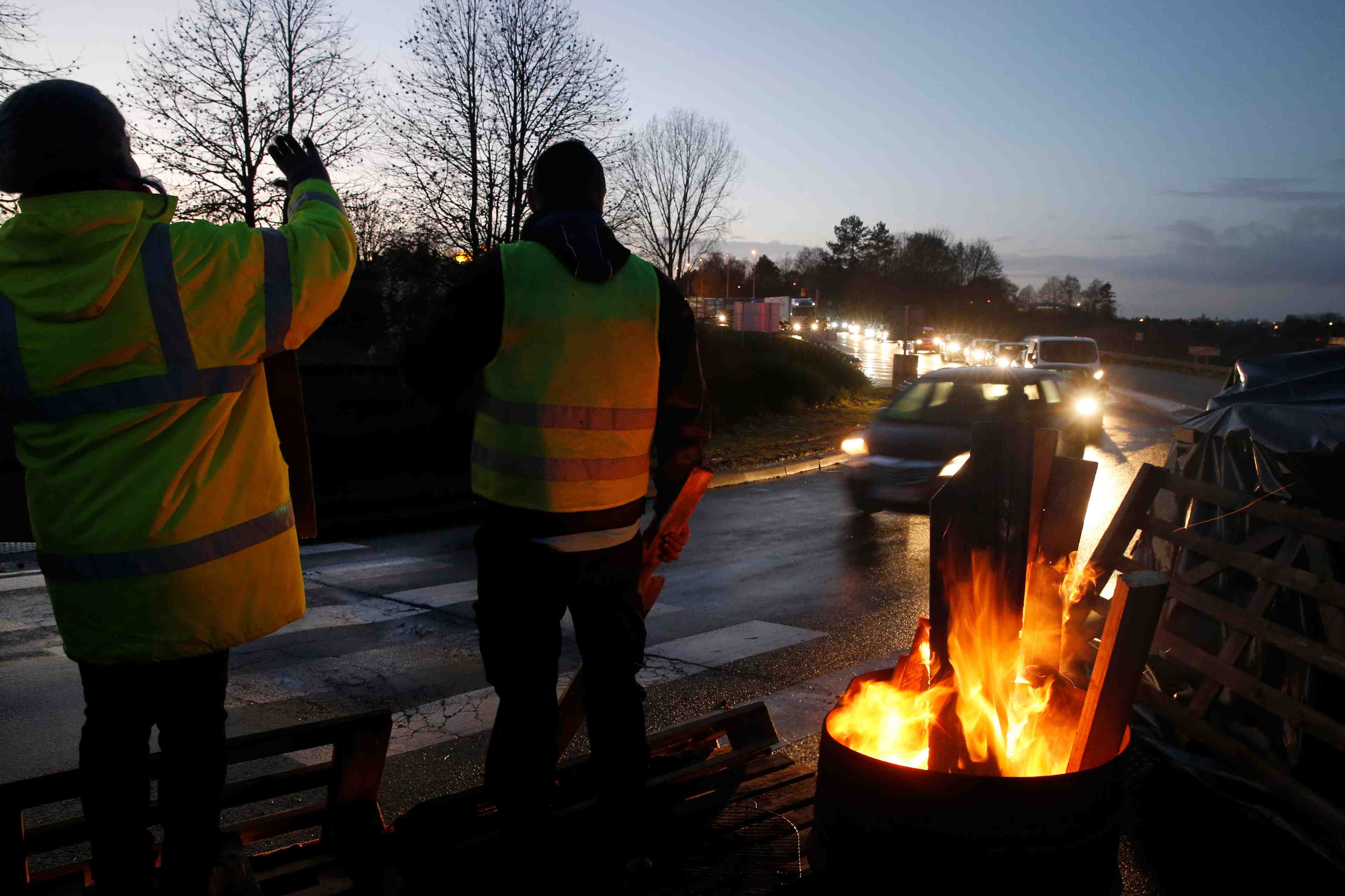Mobilisation maximale dans l'attente des "gilets jaunes"