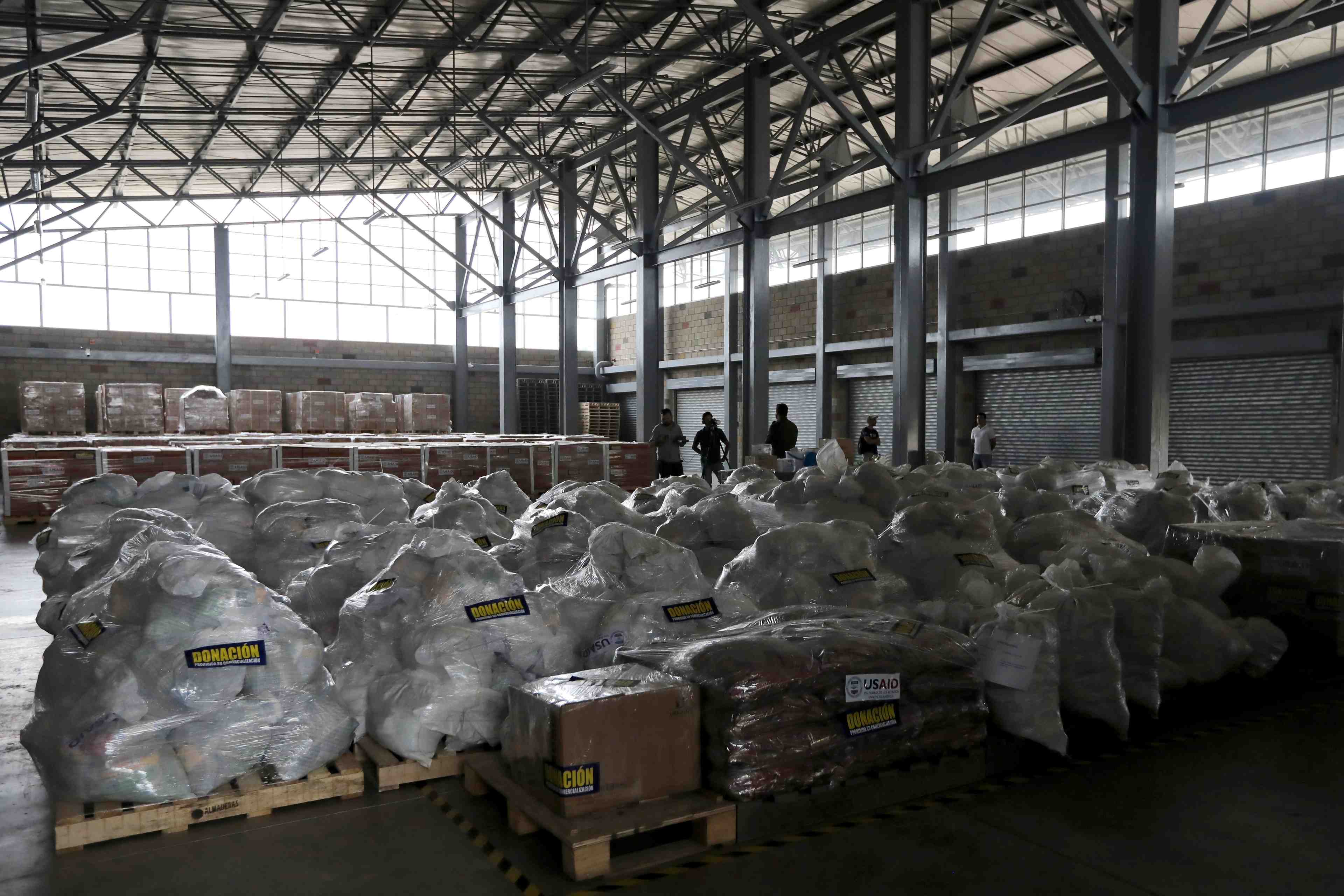Le bresil va envoyer avec les usa de l'aide humanitaire au venezuela