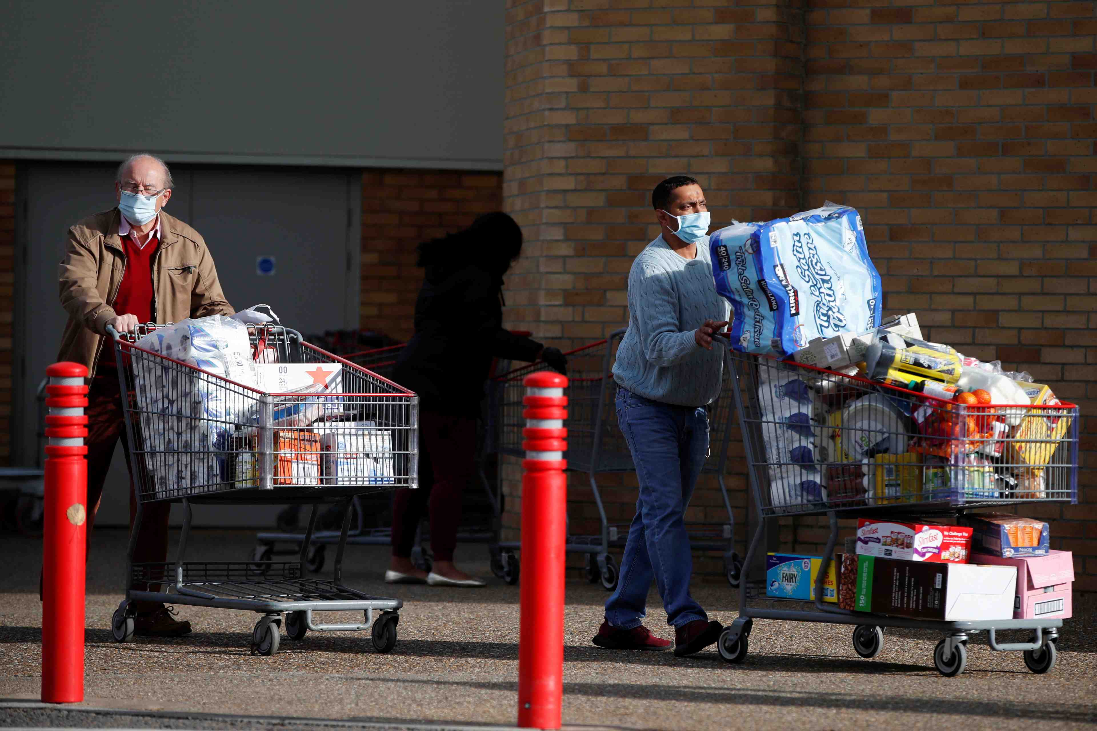 Pres de 19.000 nouvelles contaminations au coronavirus au royaume-uni, reconfinement en vue