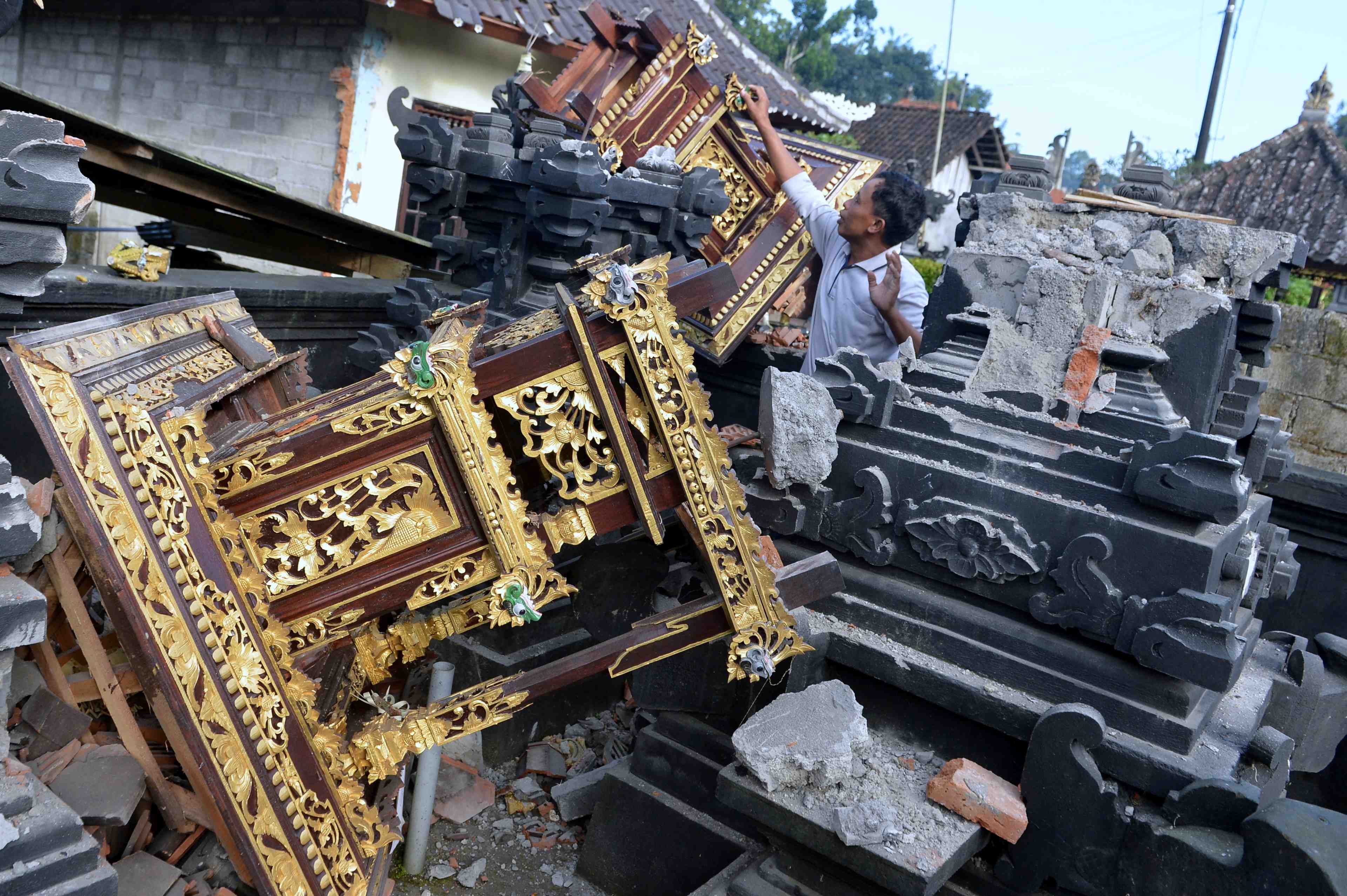 Un seisme d'une magnitude de 4,8 fait au moins trois morts a bali
