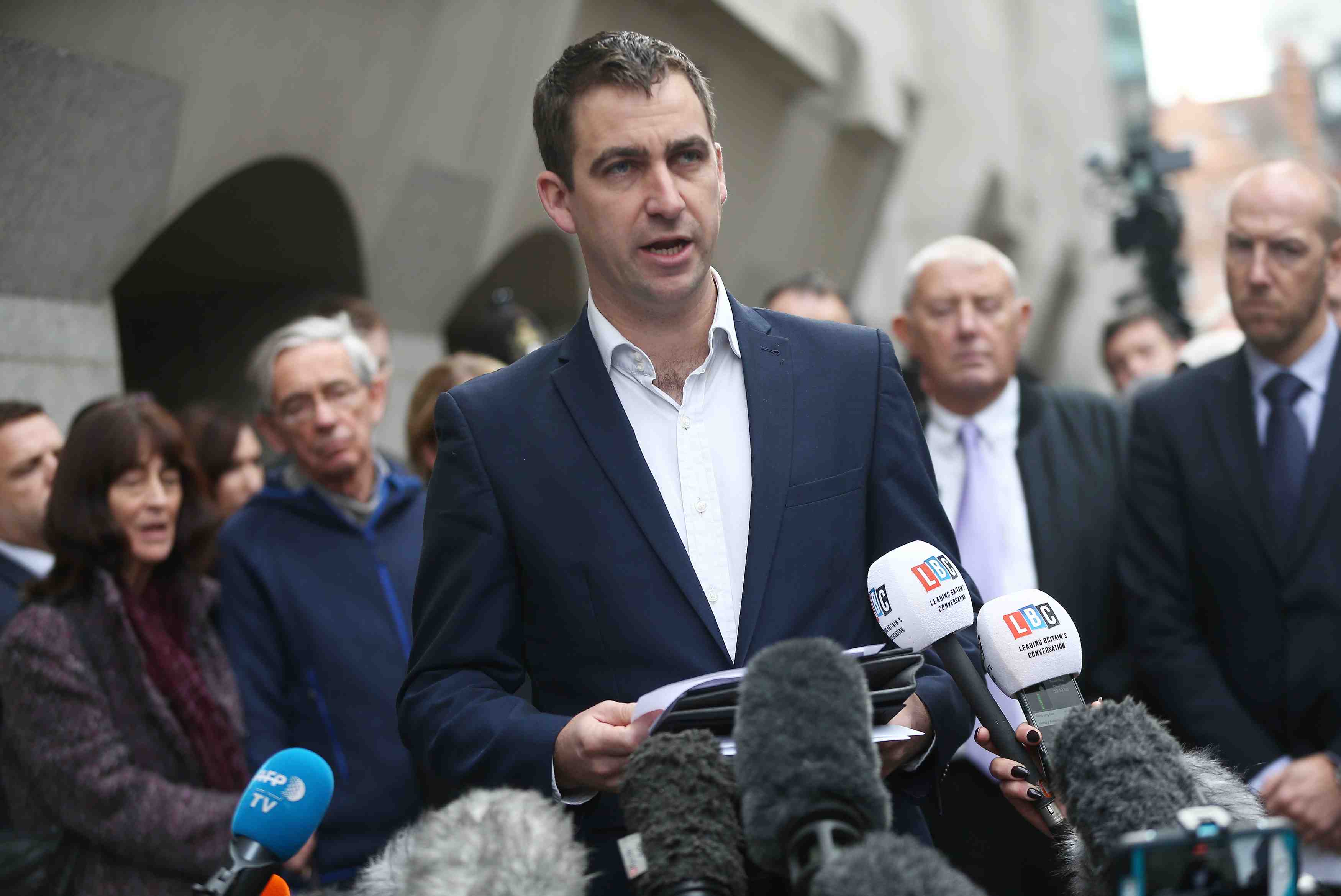 Brexit: des voix s'elevent pour denoncer la violence du debat
