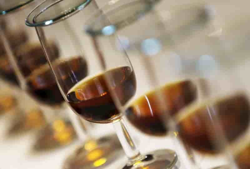 Le succes du cognac pousse les viticulteurs a planter prudemment