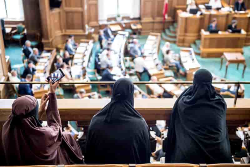 Le danemark interdit le voile integral dans les lieux publics