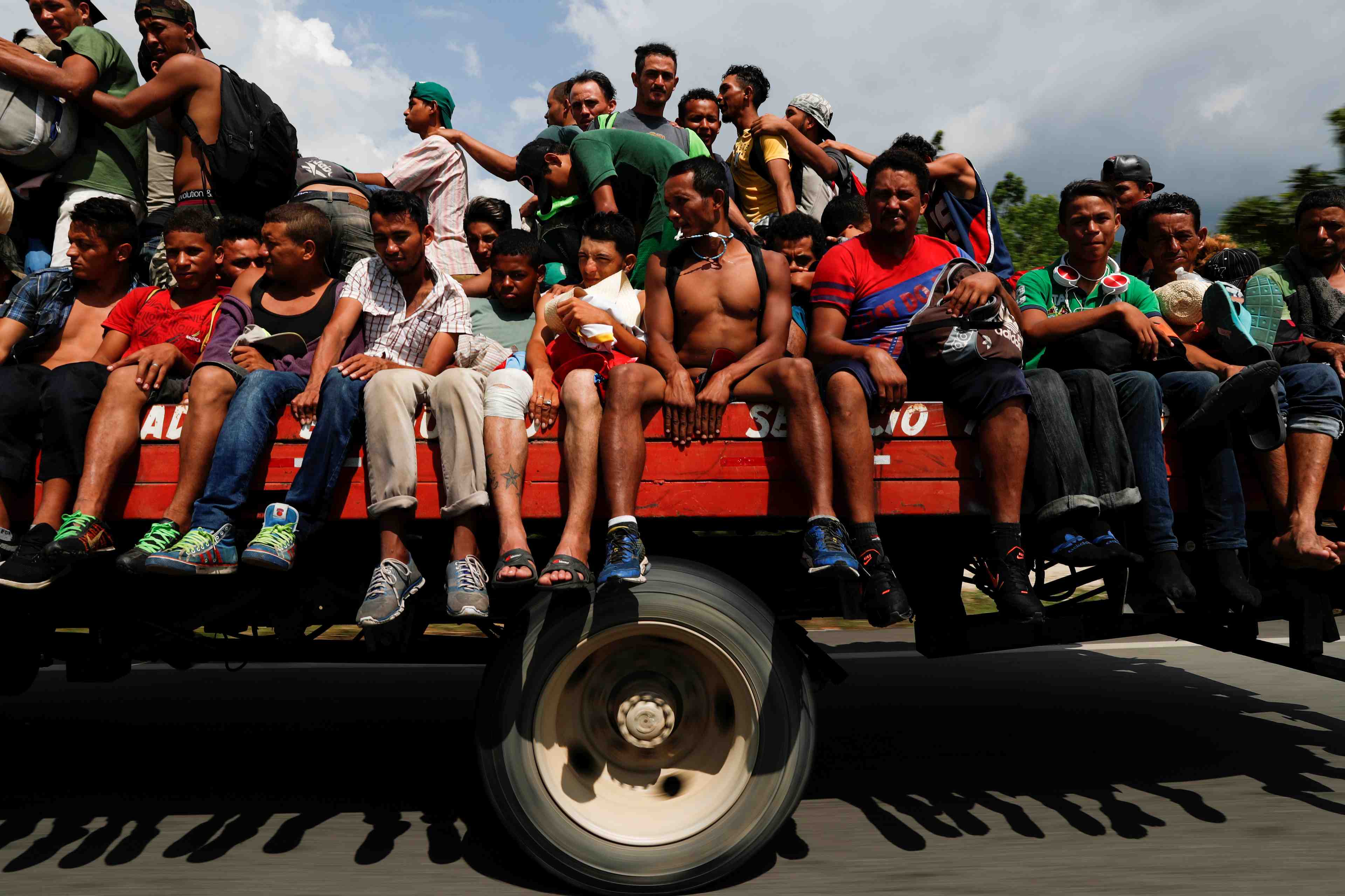 Une premiere vague de migrants de la "caravane" est arrivee a mexico