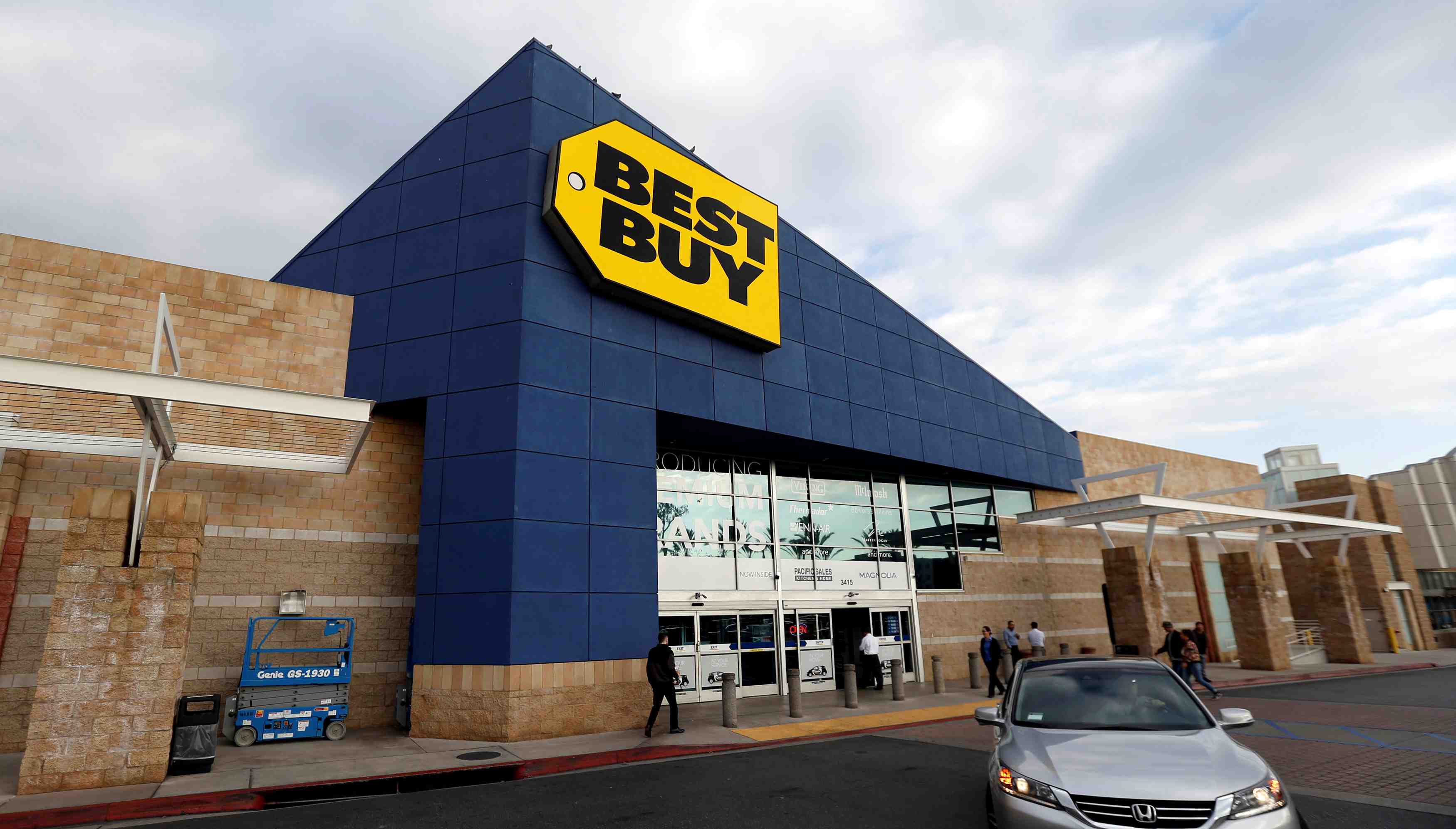 Best buy a suivre a wall street