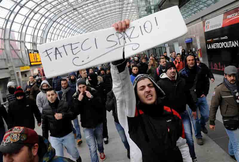 Beppe Grillo appelle les policiers à rejoindre les "forconi"