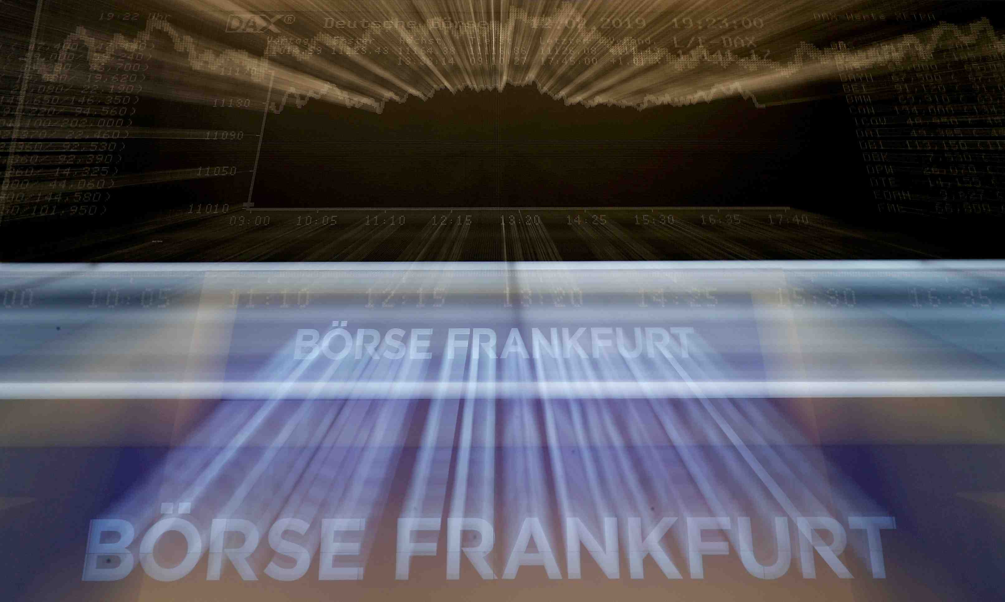 Les bourses europeennes evoluent en baisse