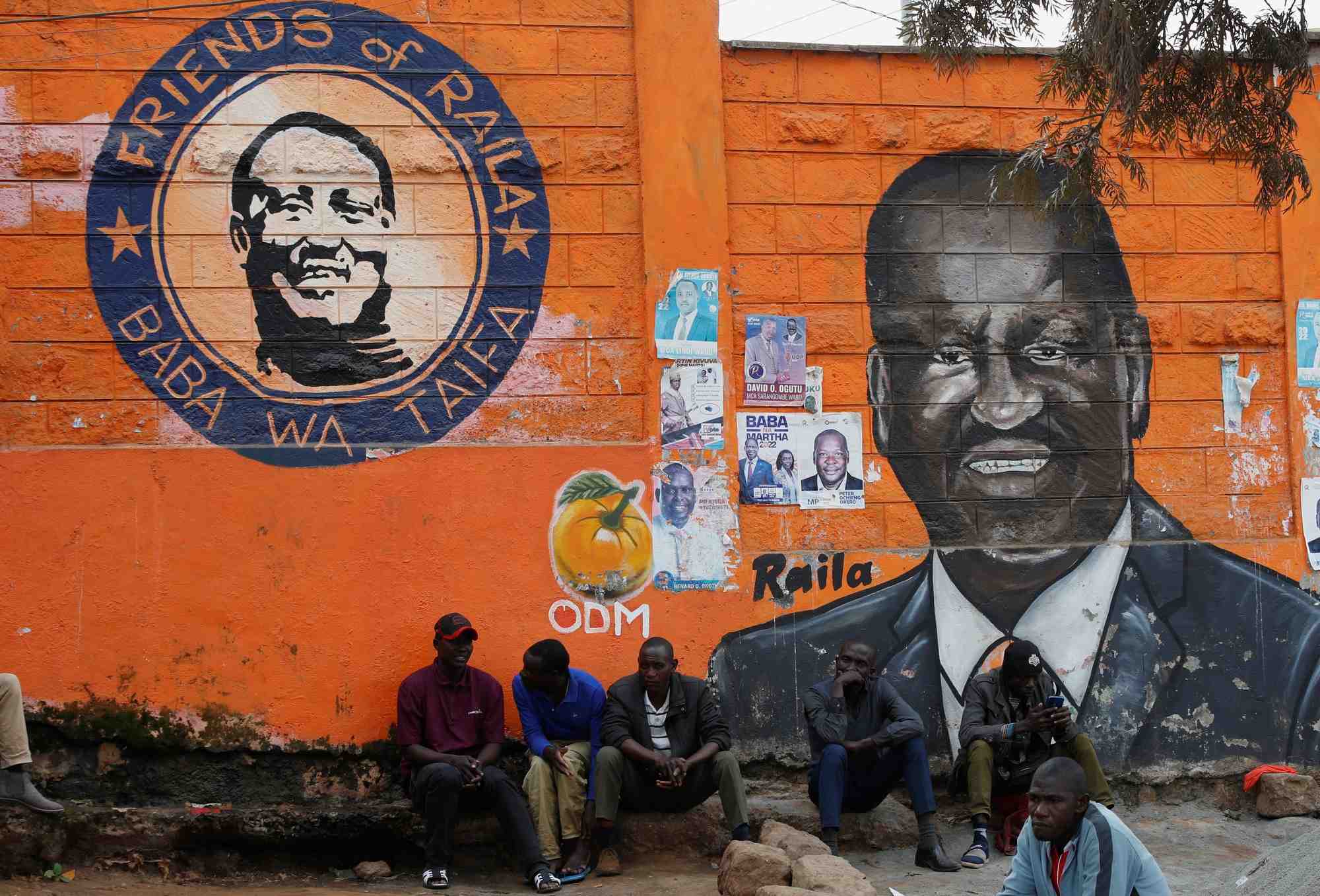 Kenya: le chef de l'opposition raila odinga en tete de la presidentielle, selon les resultats partiels