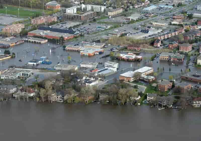 Au moins un mort dans les inondations au quebec