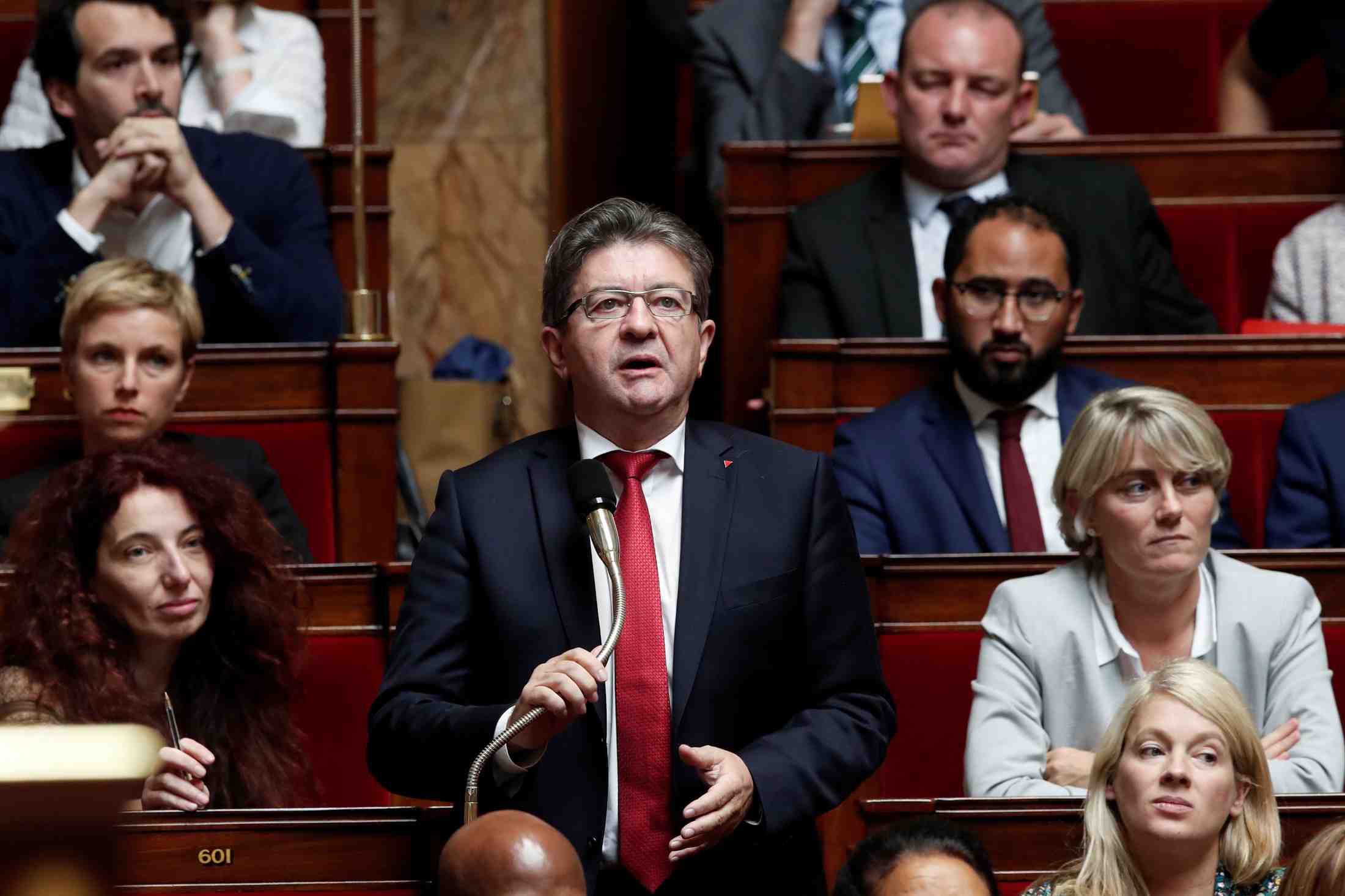 Philippe critique la "volonte de revanche" de melenchon