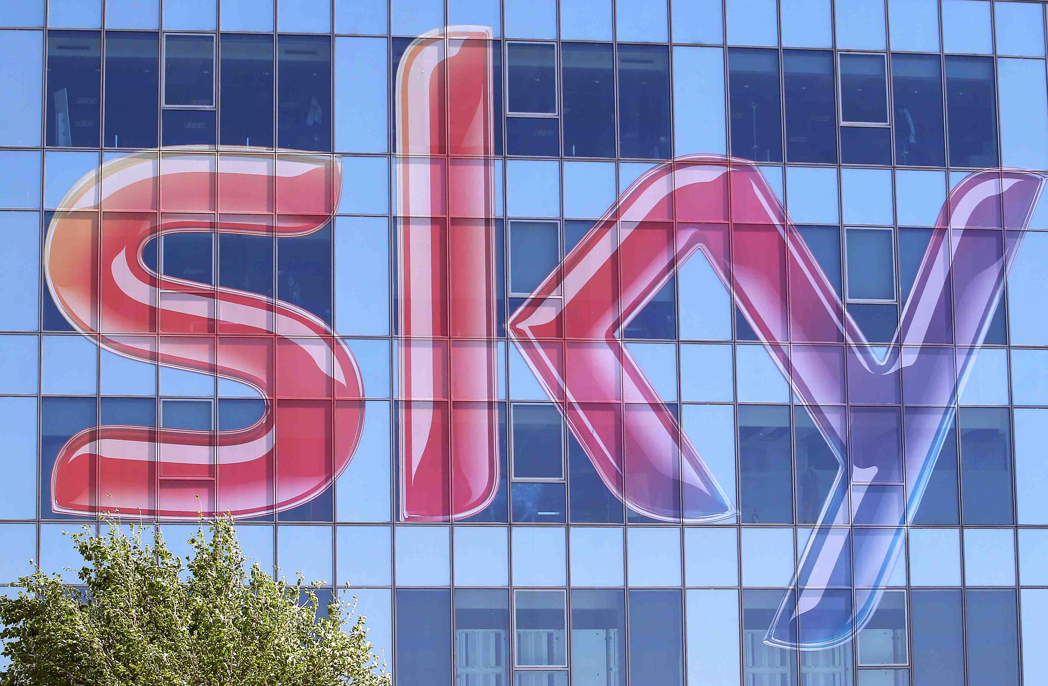 Sky rend des actifs de tv payante a mediaset