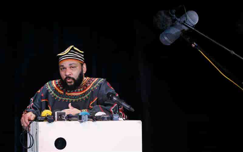 Dieudonné reste sous surveillance, indique Manuel Valls