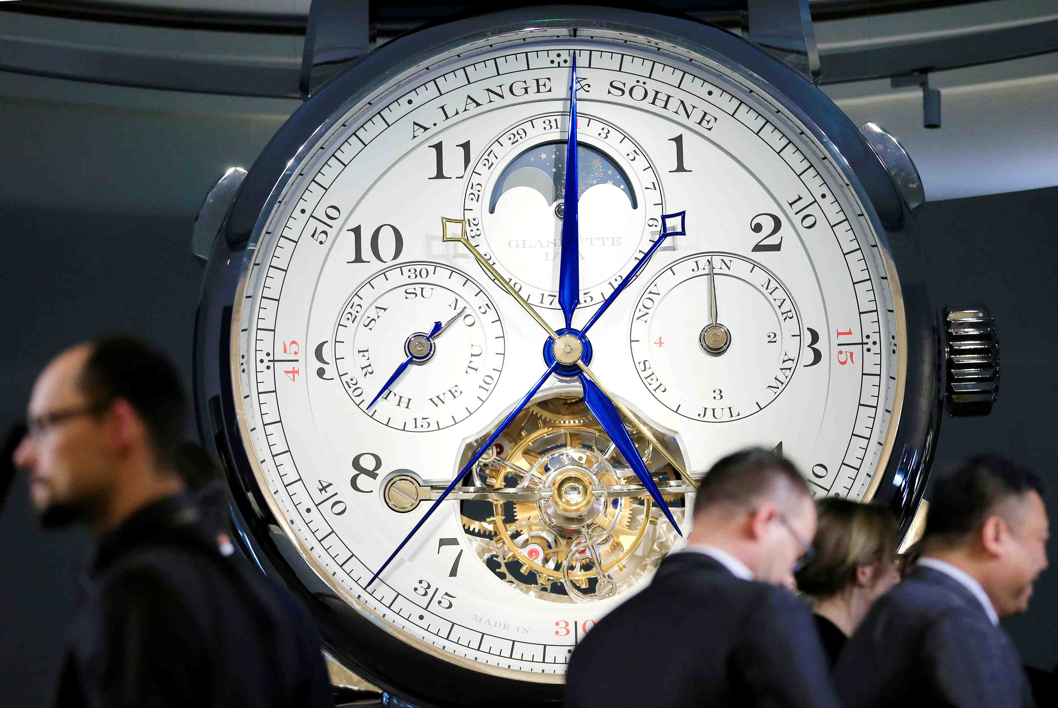 Richemont peut envisager de nouveaux investissements ou cessions