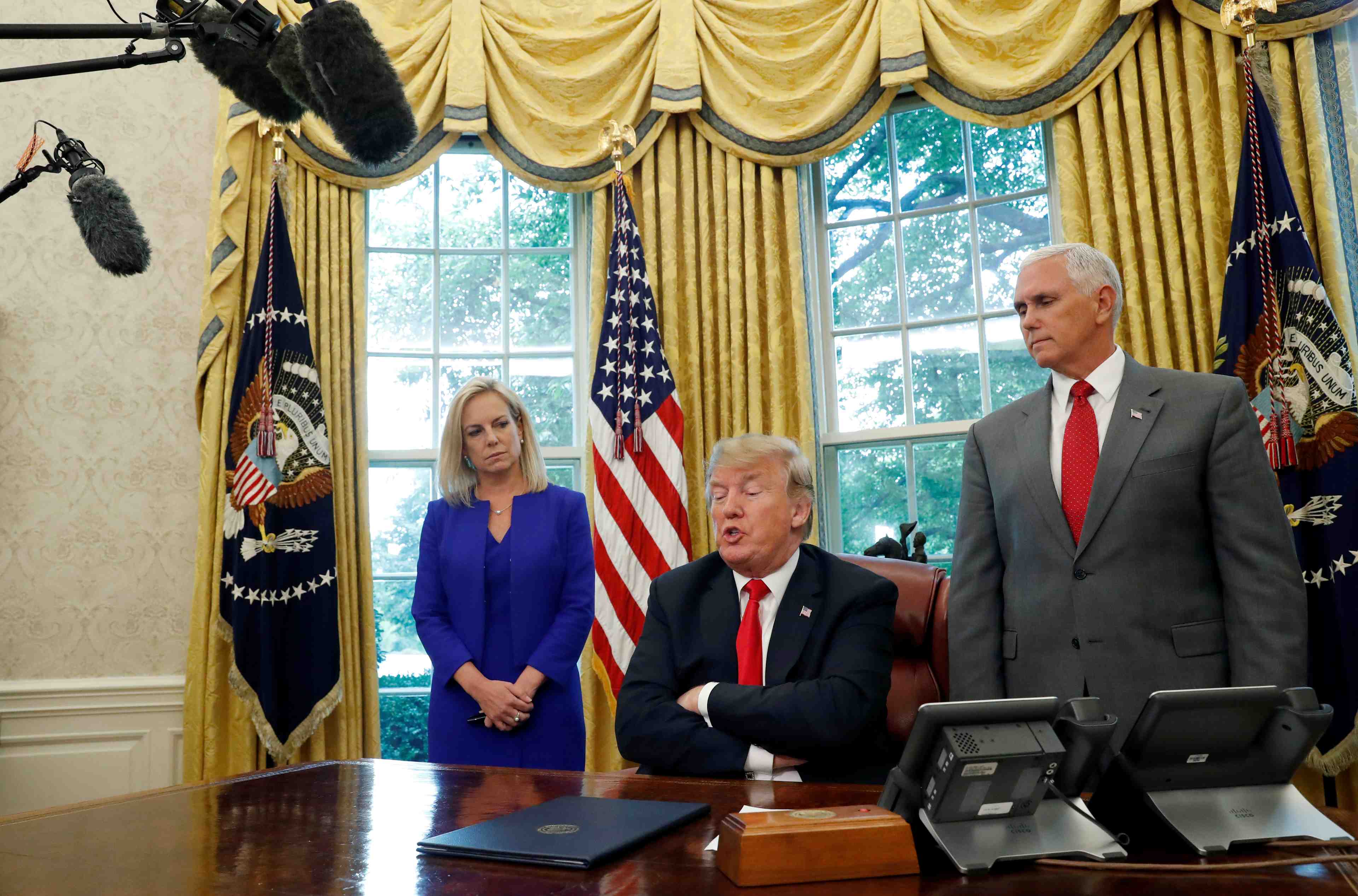 Migrants: l'ordre de trump seme la confusion