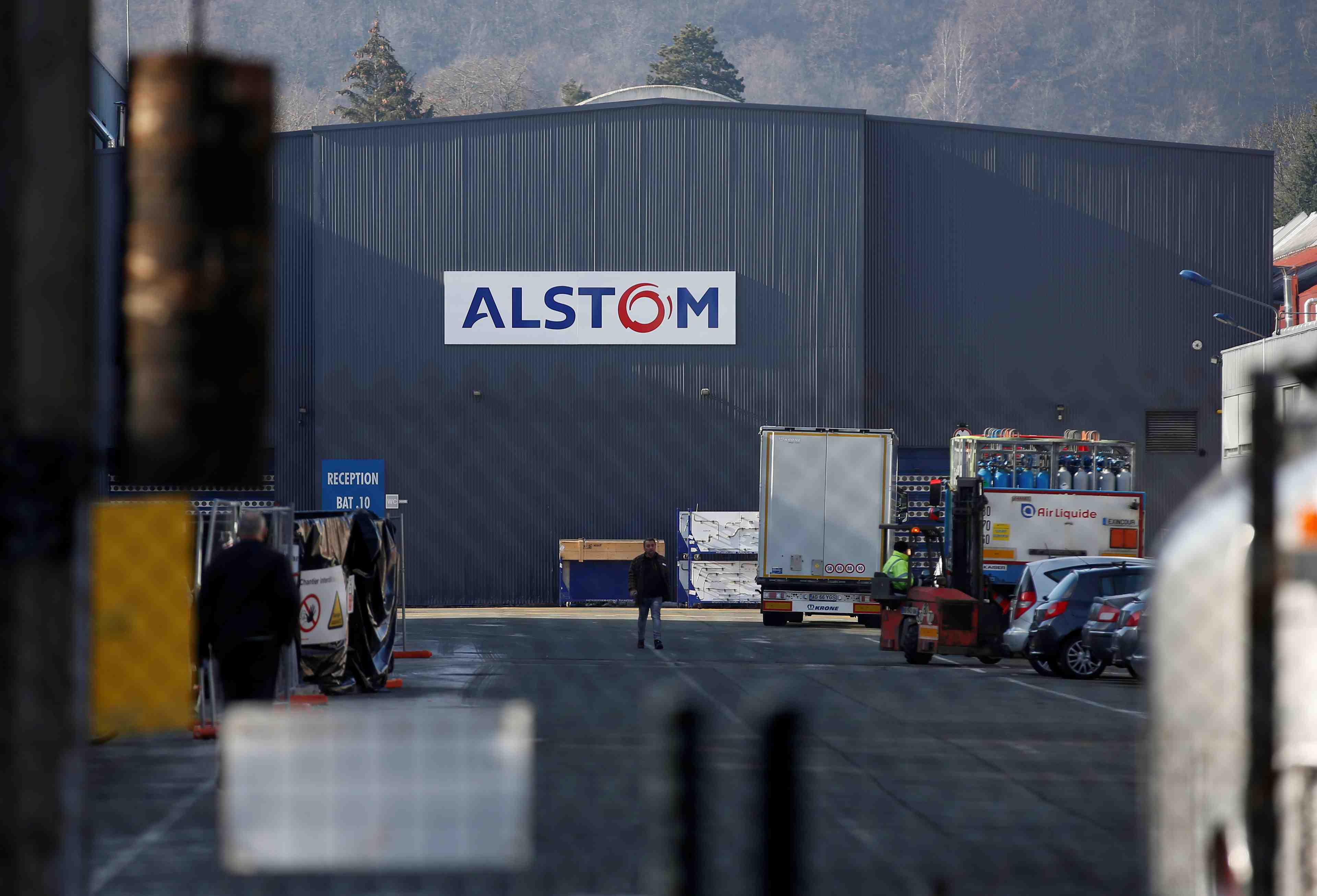 Alstom-siemens: la france vent debout contre le veto europeen