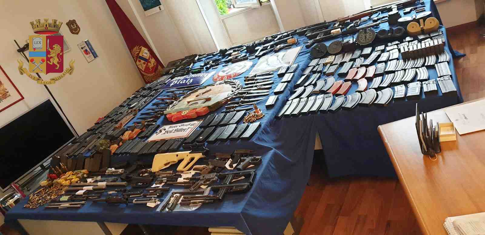 Des armes de guerre saisies chez des neonazis italiens