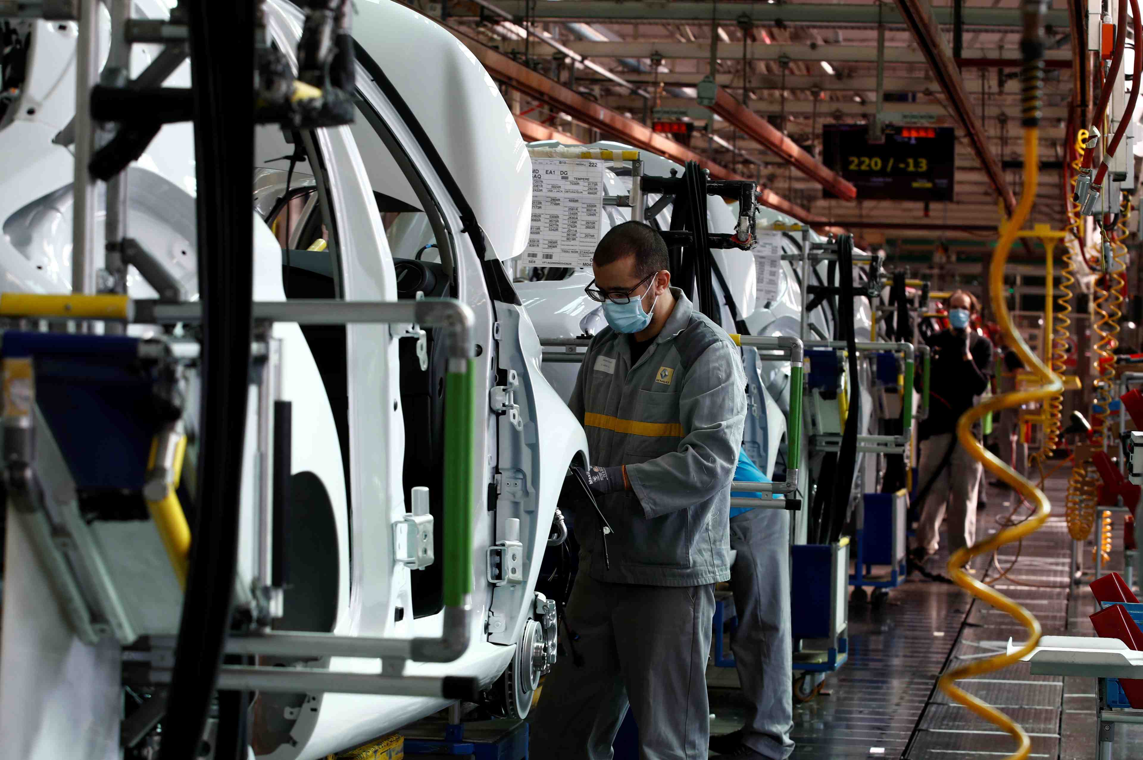 France: premiere reunion auto-electronique sur la penurie de puces