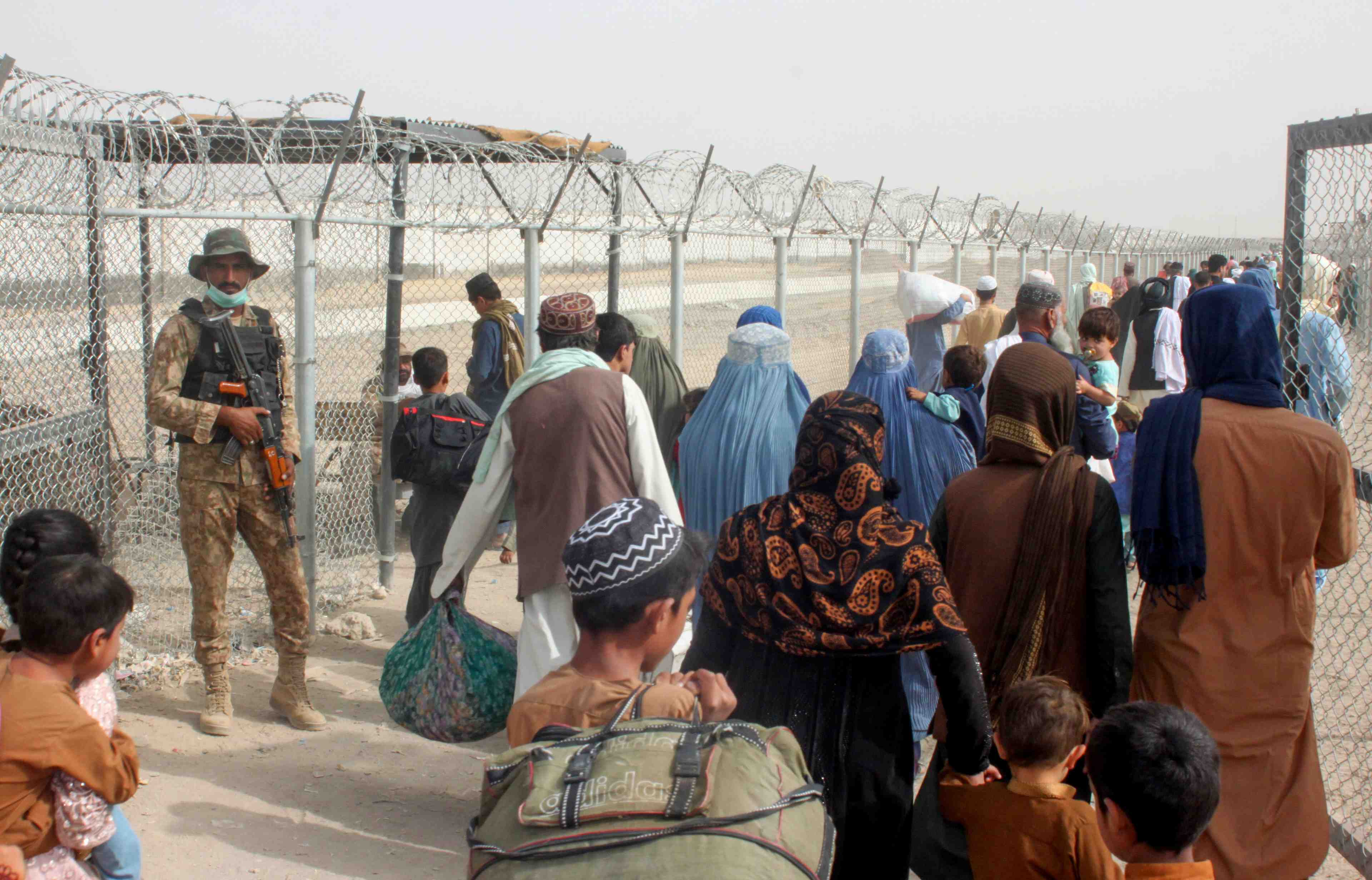 L'ue a besoin de corridors humanitaires pour les refugies afghans