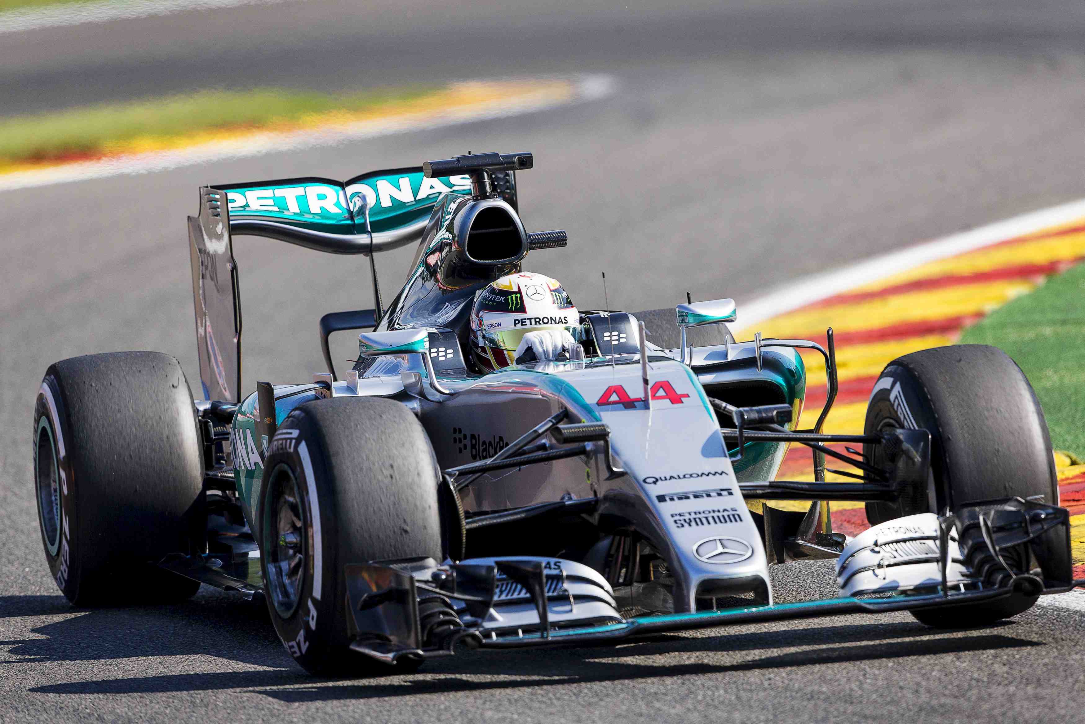 Lewis hamilton en pole position a spa