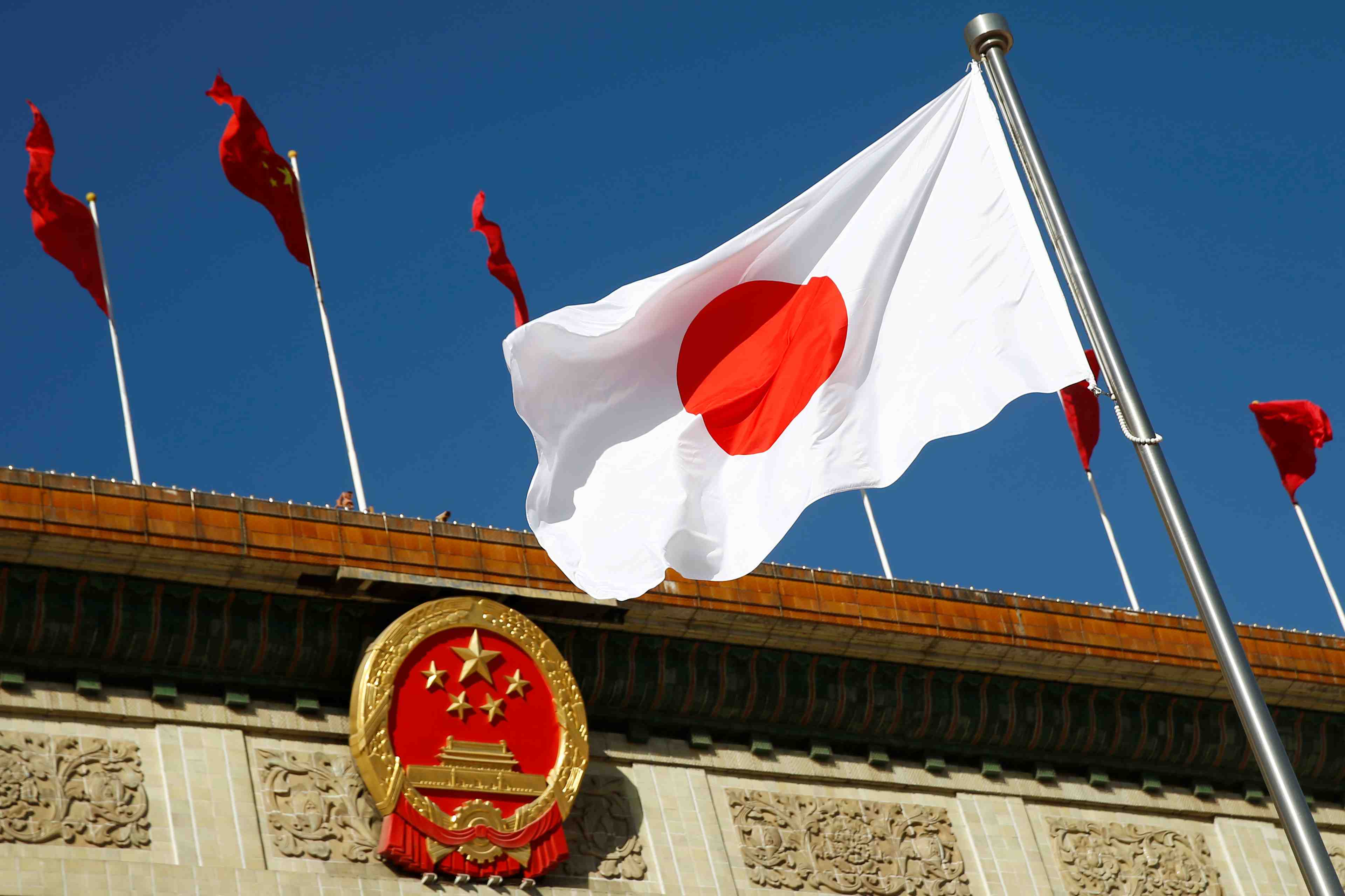 Japon: croissance de l'economie au 4e trimestre revisee a la hausse