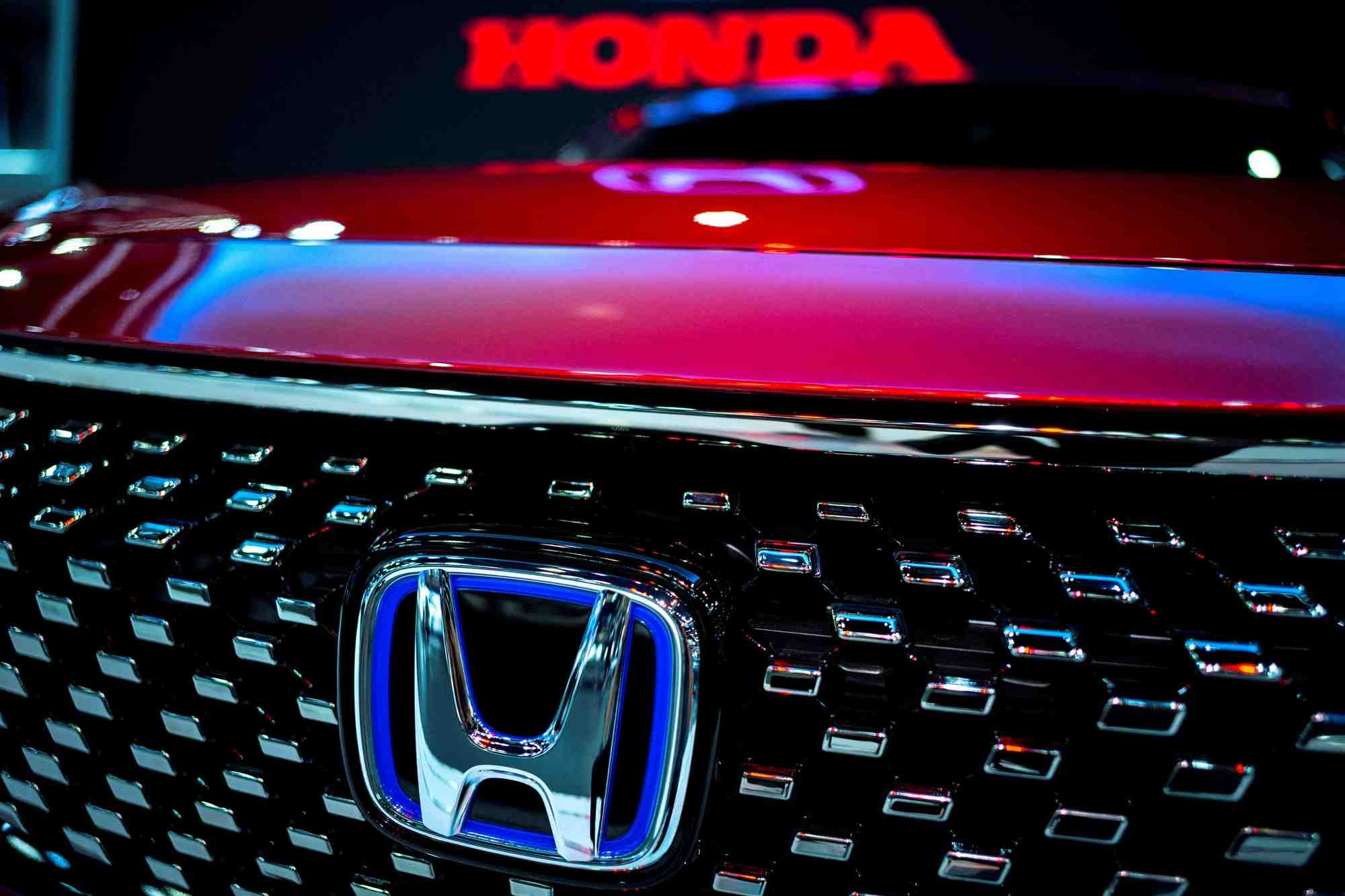 Honda releve ses previsions de benefice annuel apres avoir depasse les attentes au t1