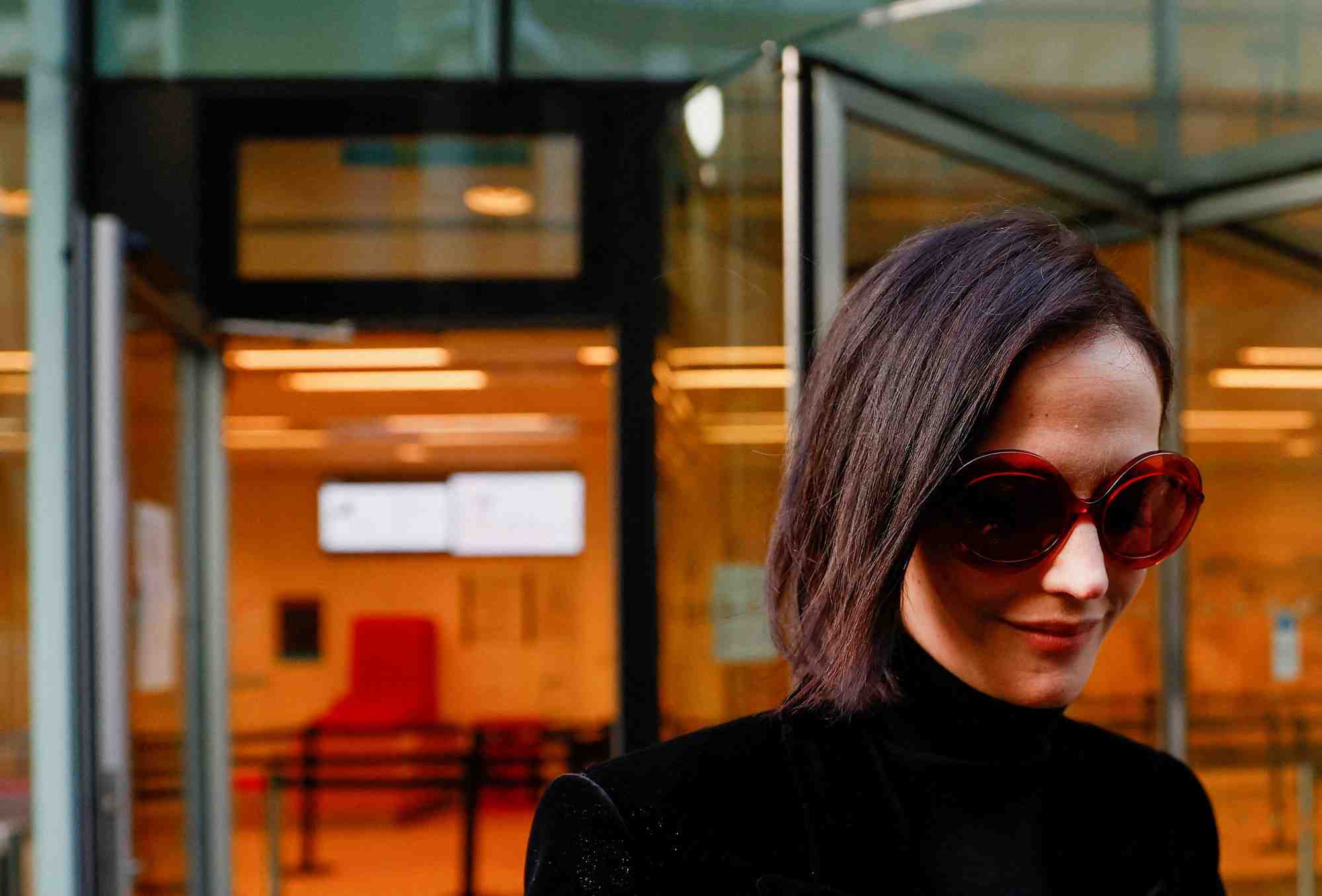 L'actrice eva green quitte la high court a londres