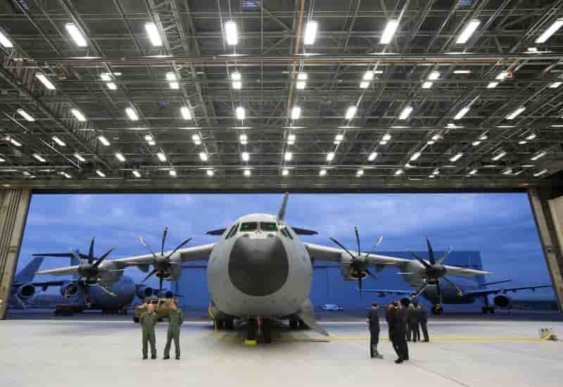 Airbus s'attend a payer des penalites aux pays clients de l'a400m