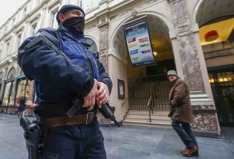 Un kamikaze du 13 novembre avait ete signale aux autorites belges
