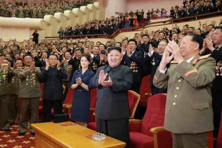 Kim jong-un honore les scientifiques et ingenieurs nucleaires