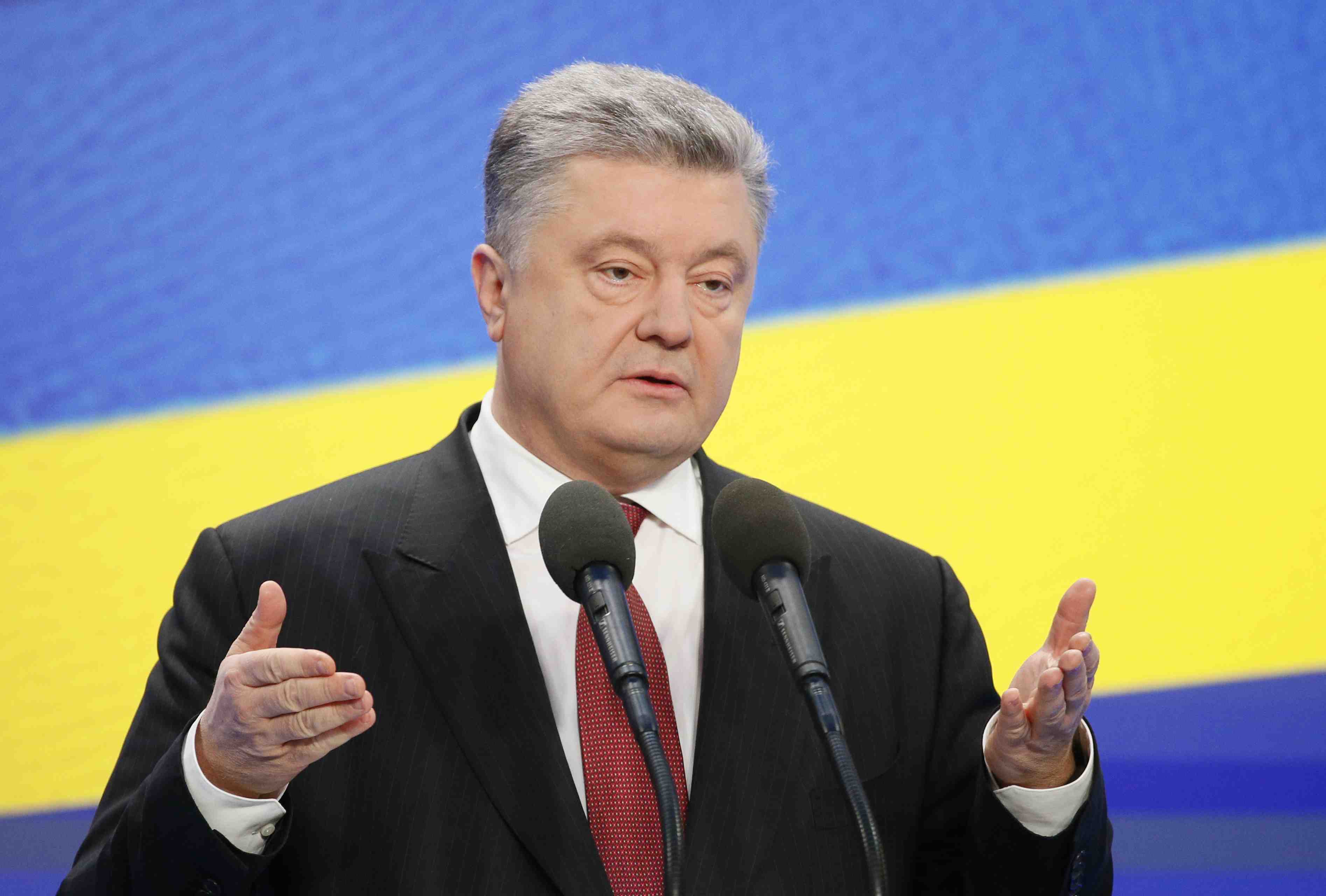 Armes us livrees en ukraine dans les prochaines semaines, declare porochenko