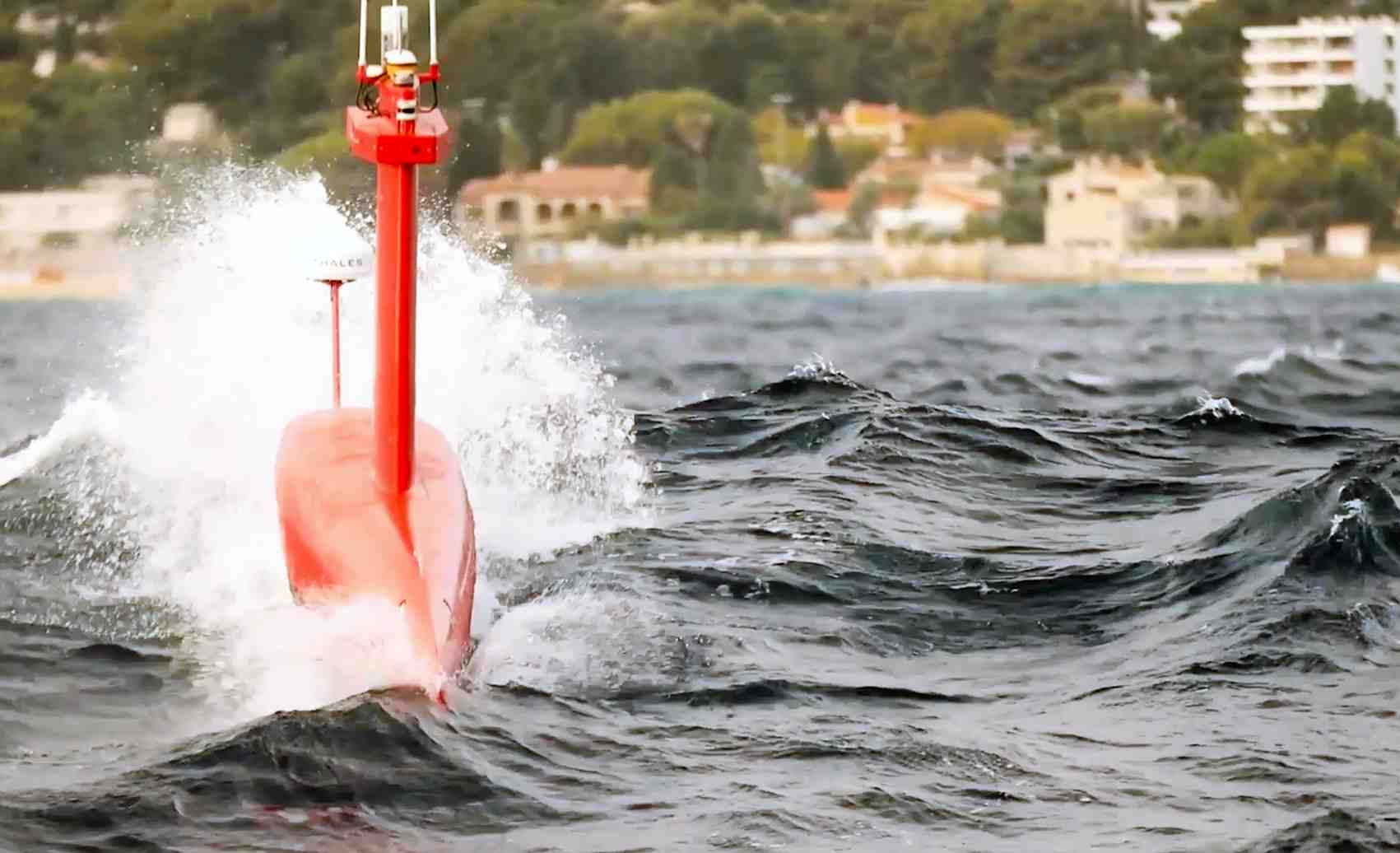 Marlin, le nouveau drone du Shom inaugure une transformation des moyens d’acquisition de données hydrographiques et océanographiques dans les cinq ans à venir.