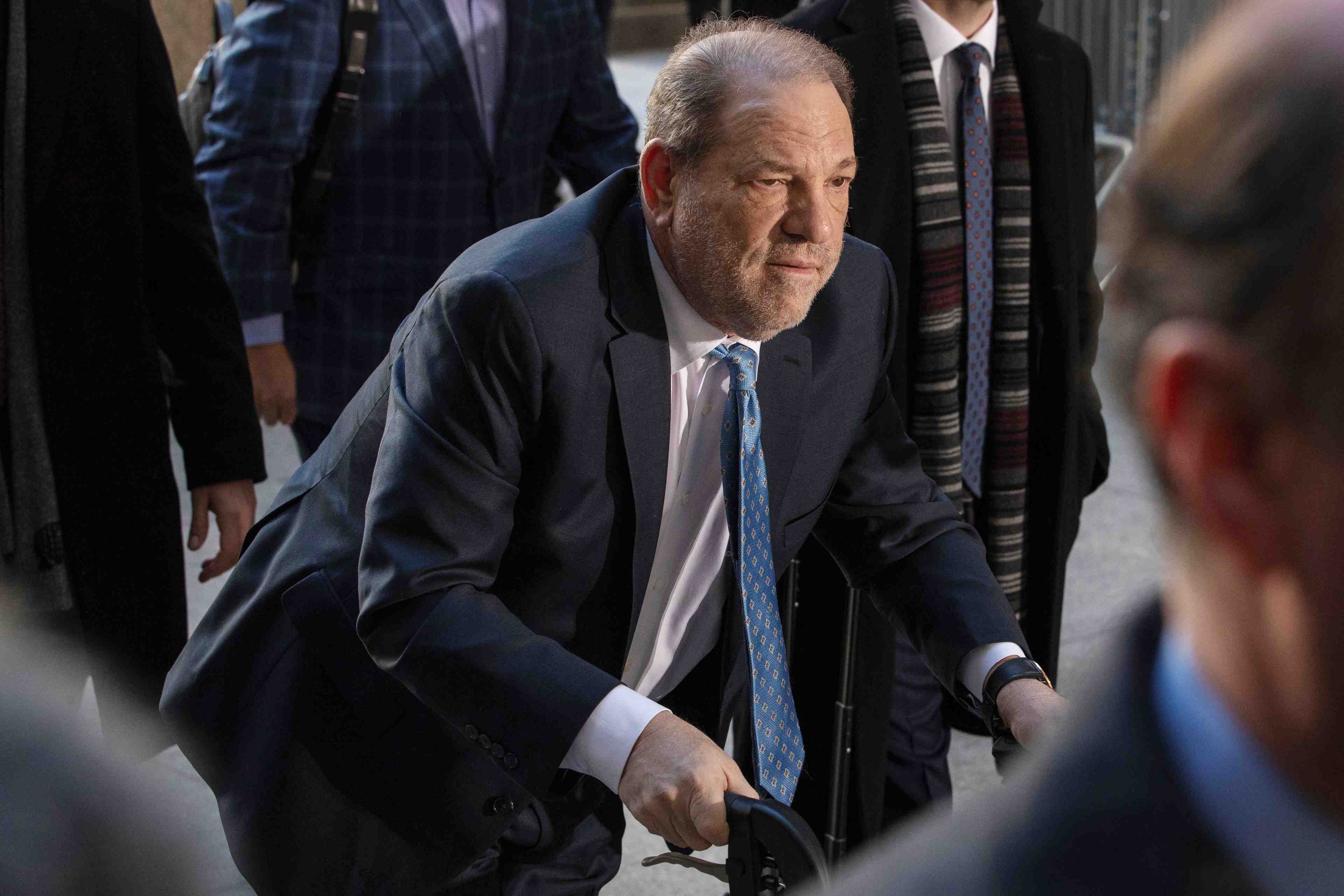 Harvey weinstein condamne a 23 ans de prison pour agression sexuelle