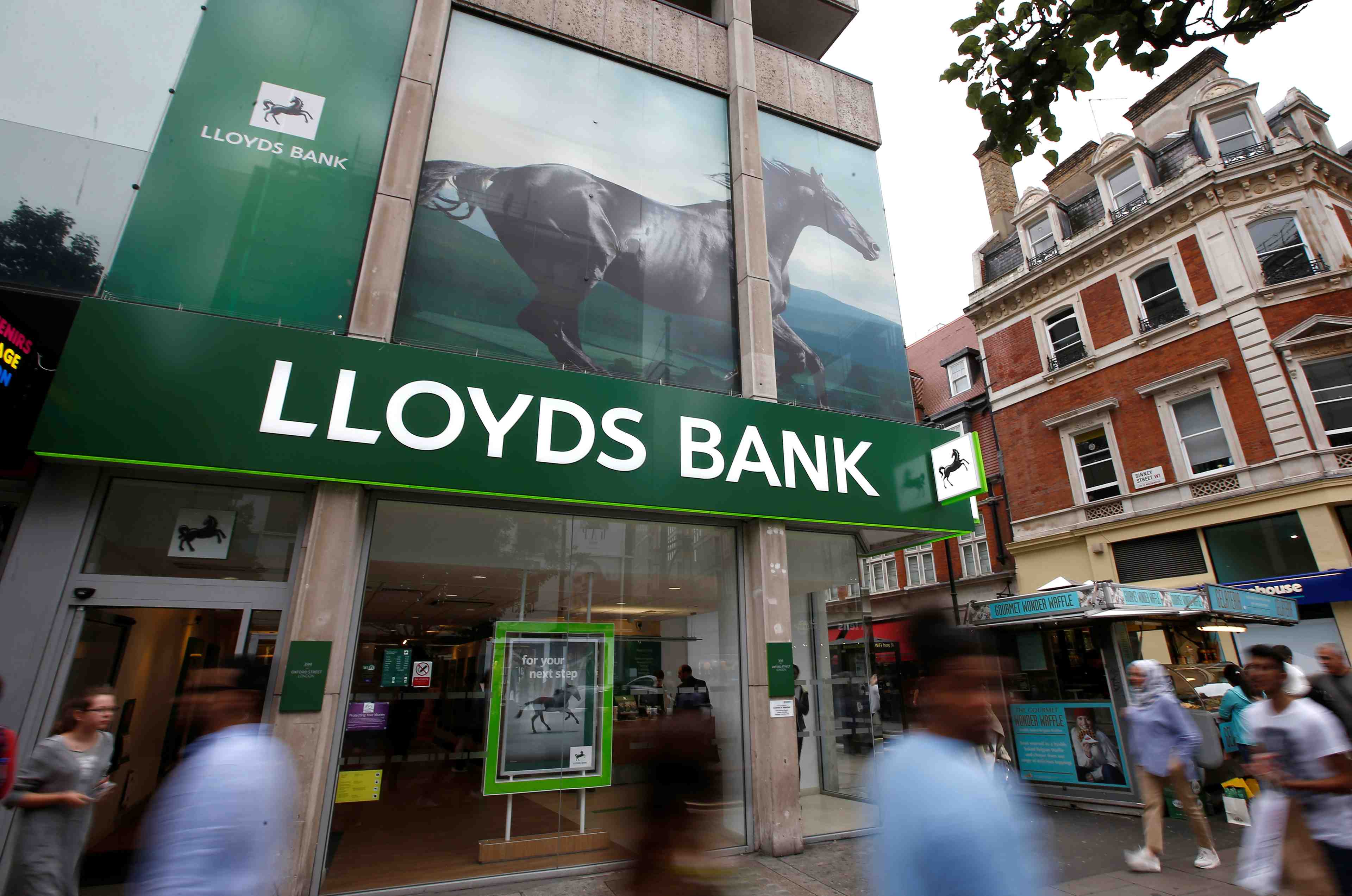 Le benefice de lloyds presque entierement ampute par des provisions