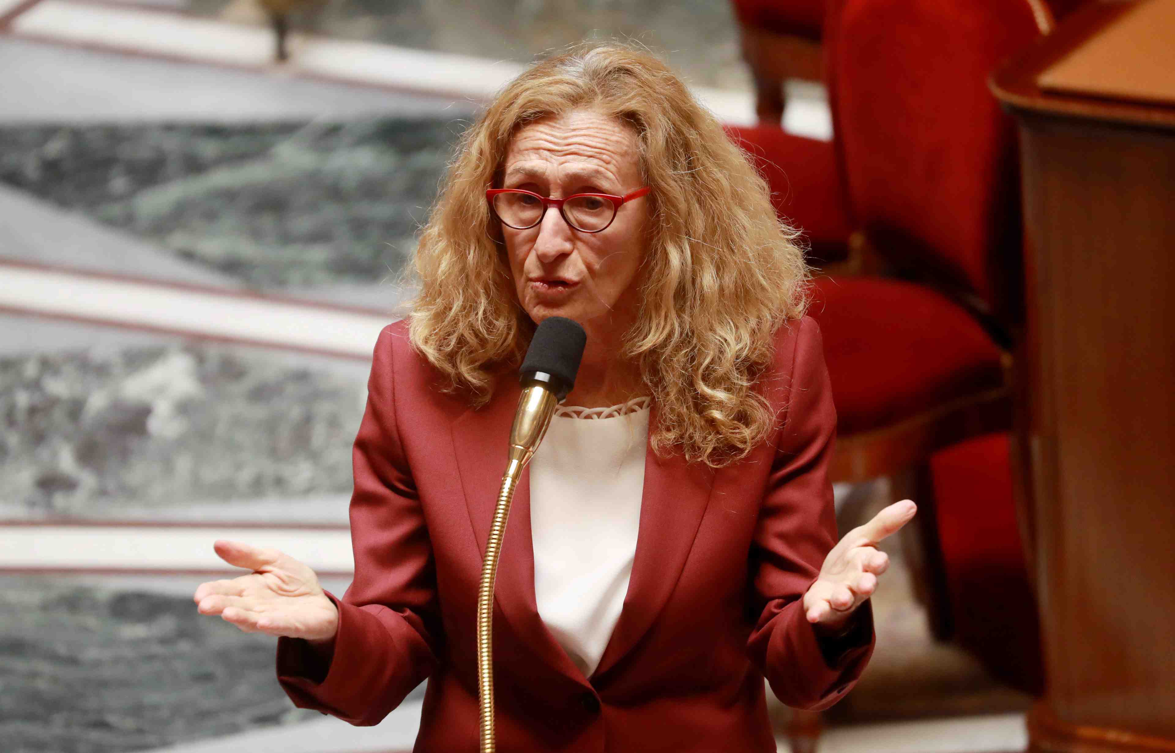 France/ecoutes: belloubet demande un rapport sur l'enquete du pnf