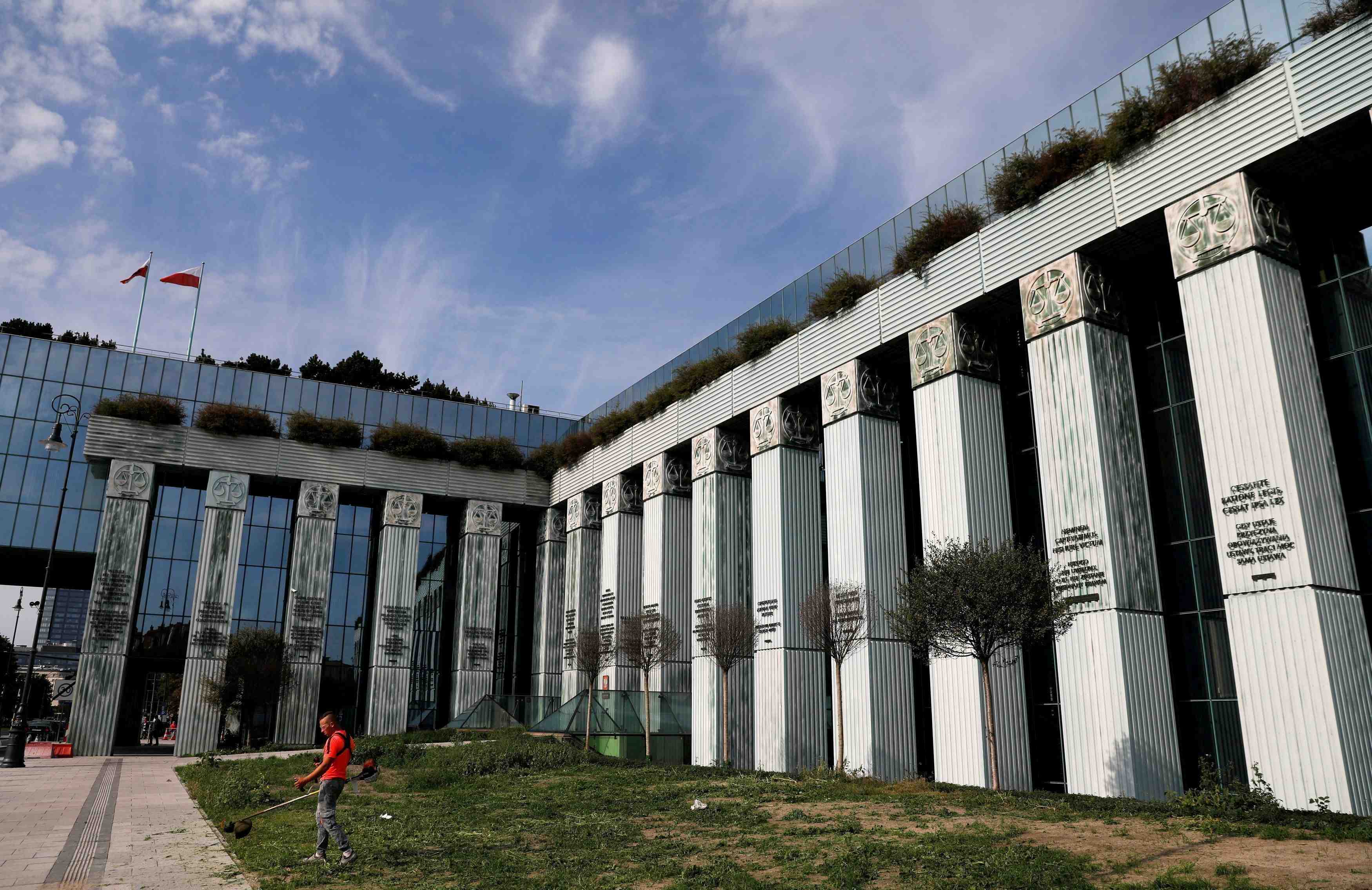 La pologne confirme renoncer a sa chambre disciplinaire pour juges