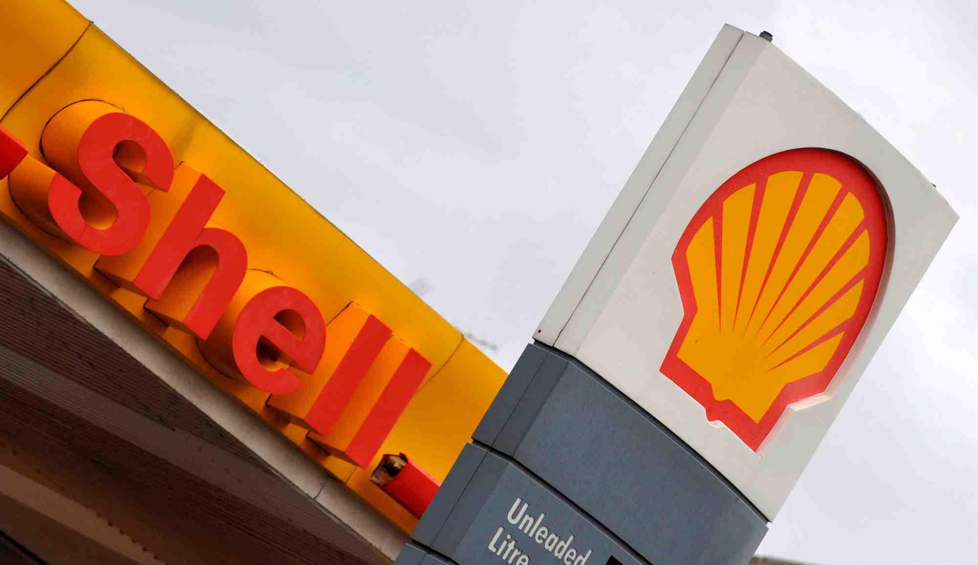 Shell previent d'un impact negatif de 400 millions de dollars de l'ouragan ida au troisieme trimestre