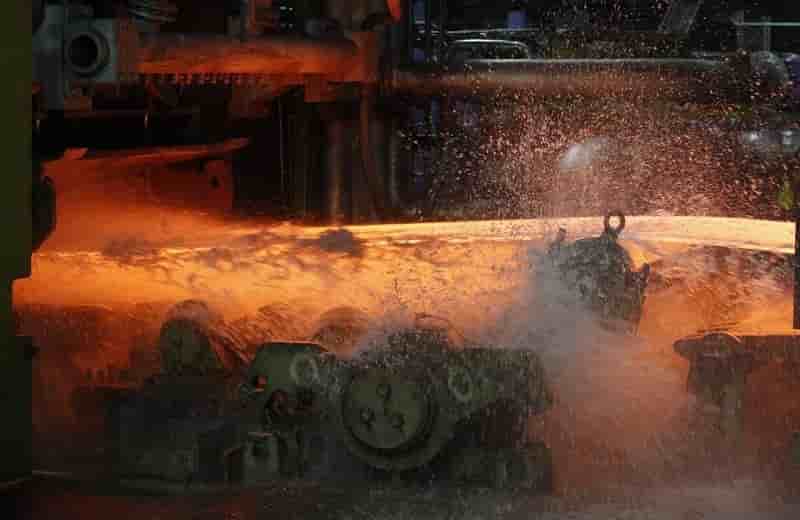 ThyssenKrupp relève ses prévisions