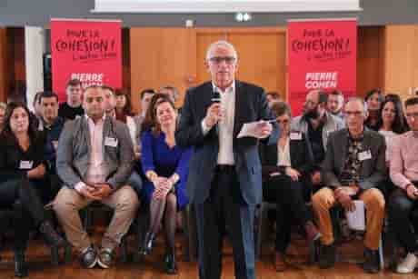 L'ancien maire de Toulouse, Pierre Cohen, a présenté sa liste pour les élections municipales à Toulouse.