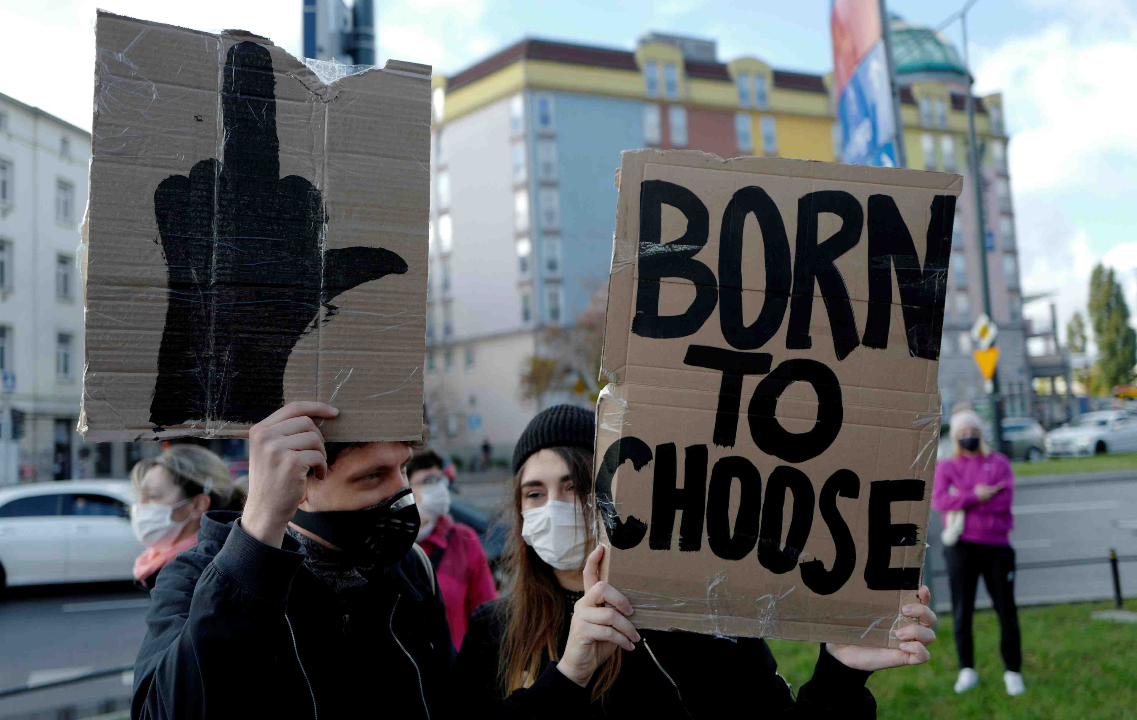 Coronavirus: plusieurs interpellations a varsovie apres des manifestations