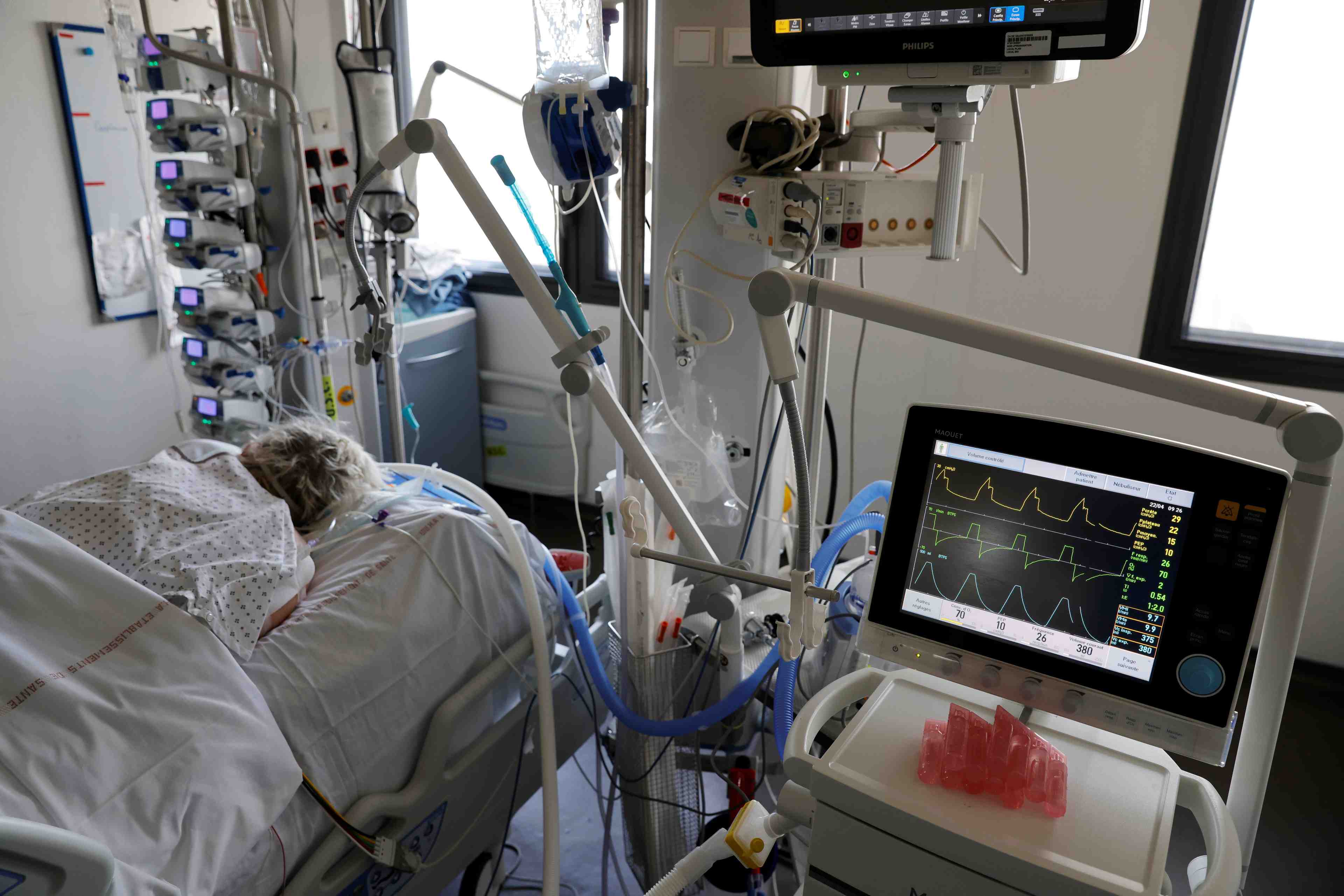 France/coronavirus: toujours pres de 6.000 patients en reanimation