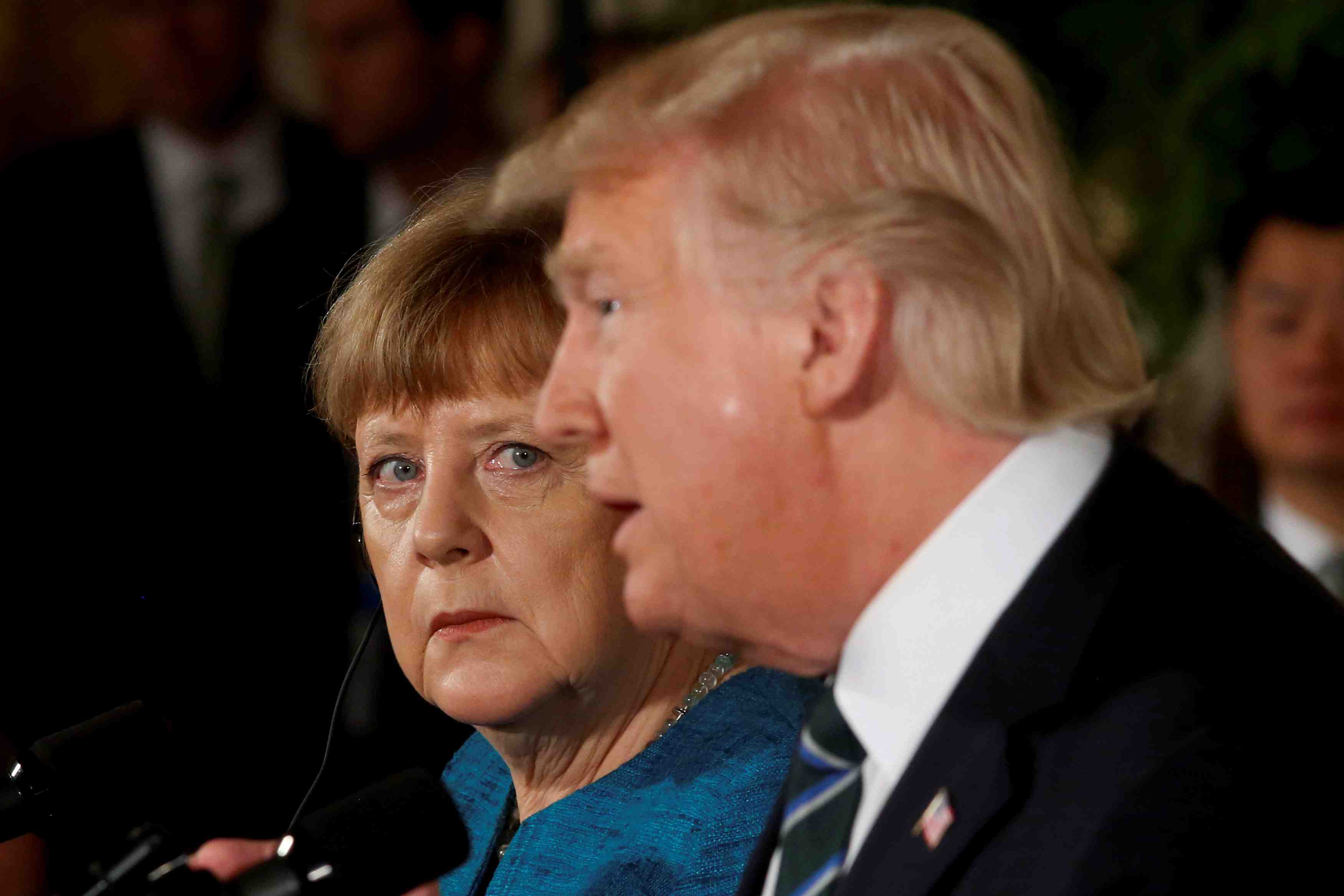 Trump fustige les "tres mauvaises" politiques de berlin