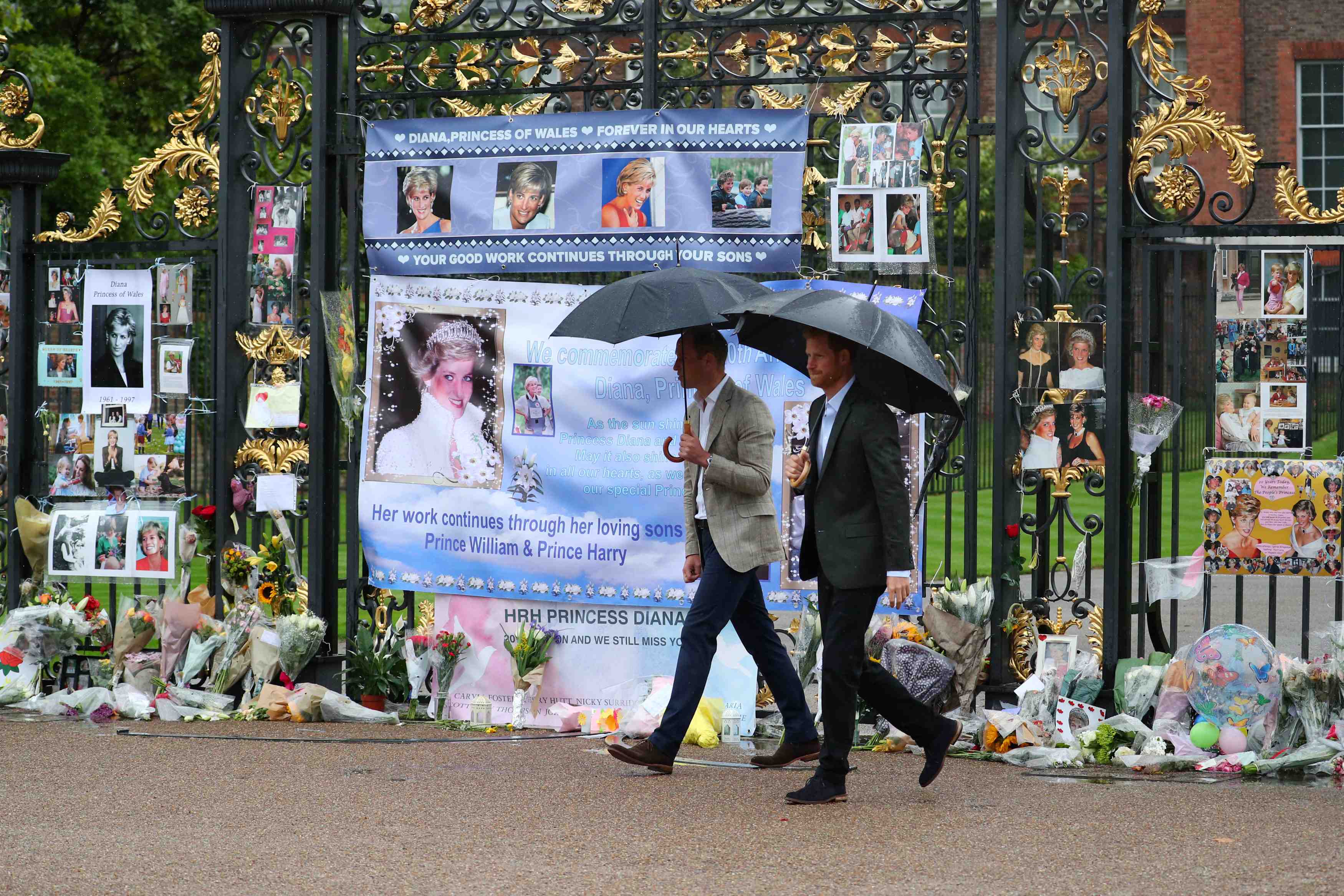 Les princes william et harry rendent hommage a diana