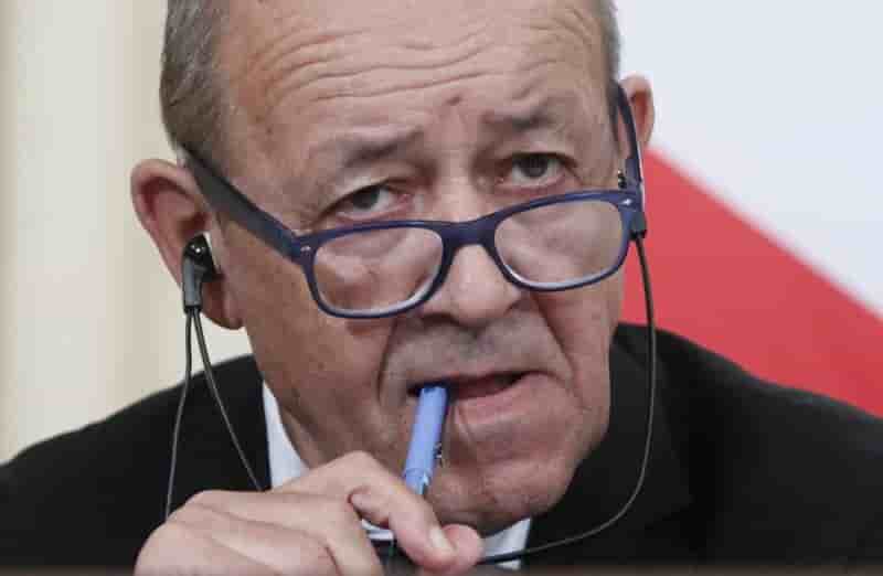 Rakka ne doit "certainement pas" revenir a assad, dit le drian